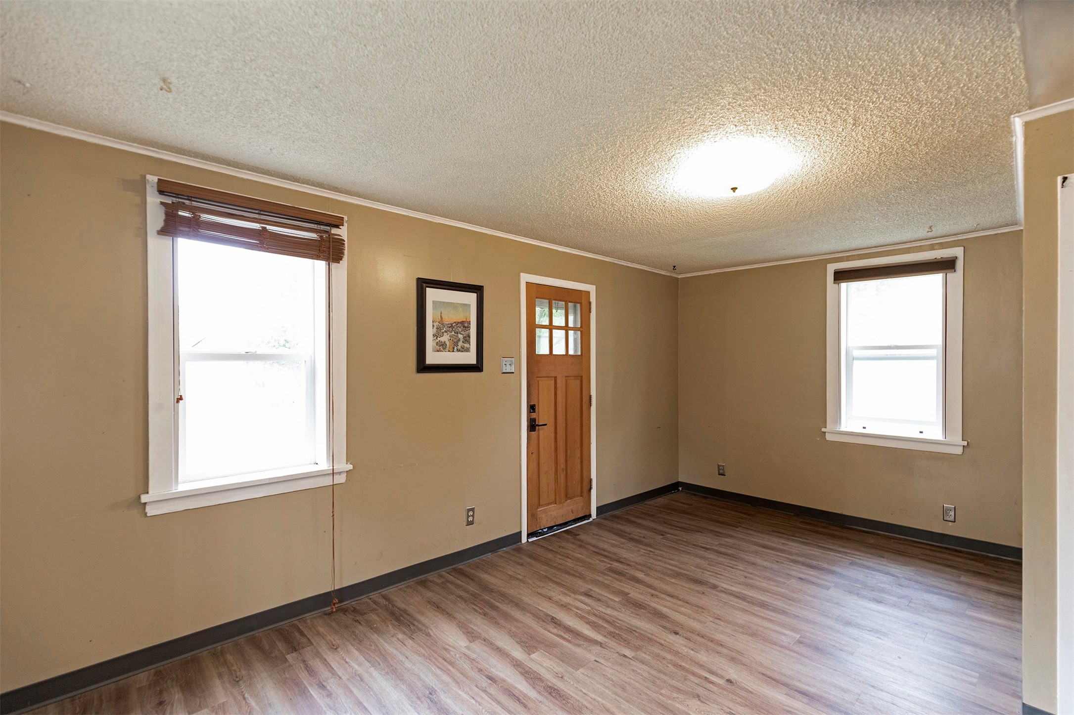 1538 1/2 Howell Street