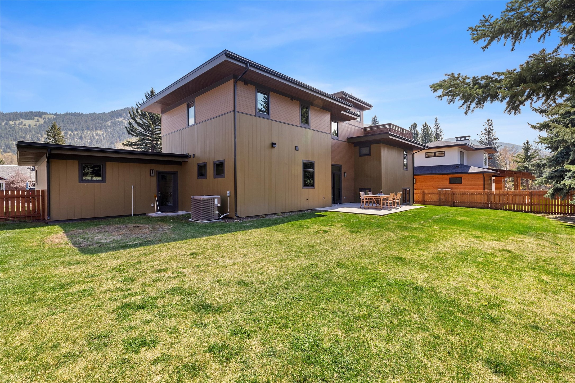 2225 Cales Court