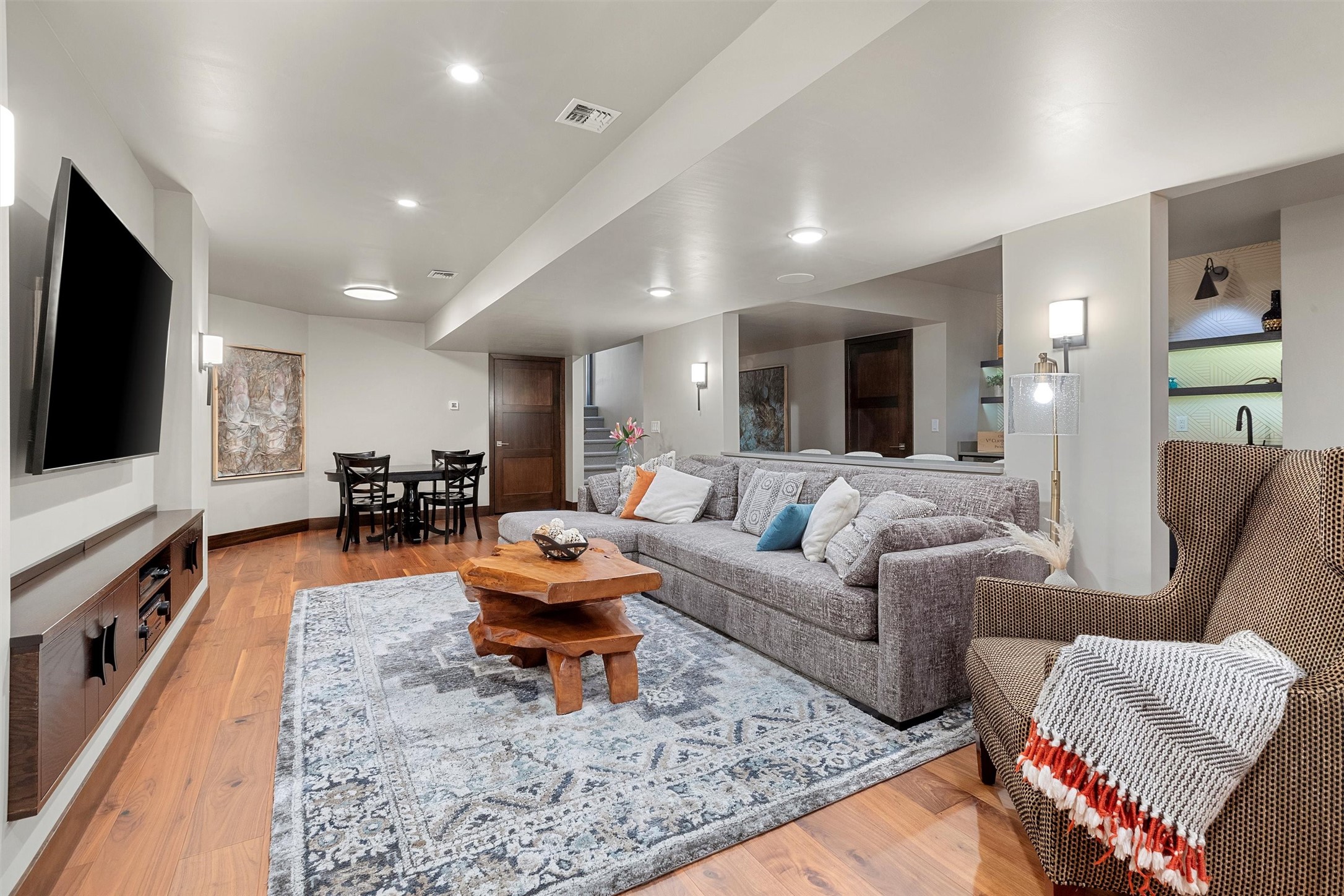 2225 Cales Court