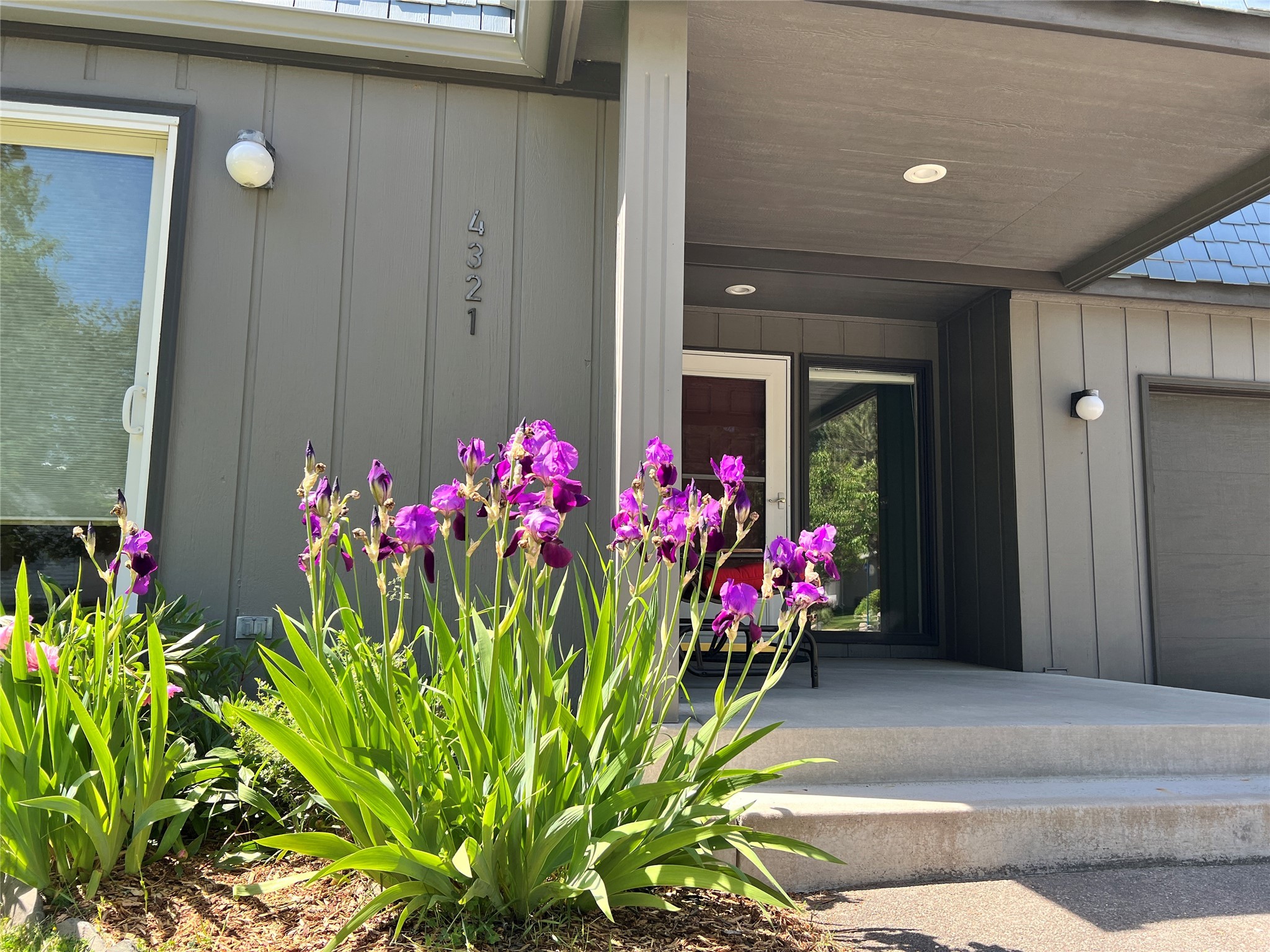 4321 Timberlane Street