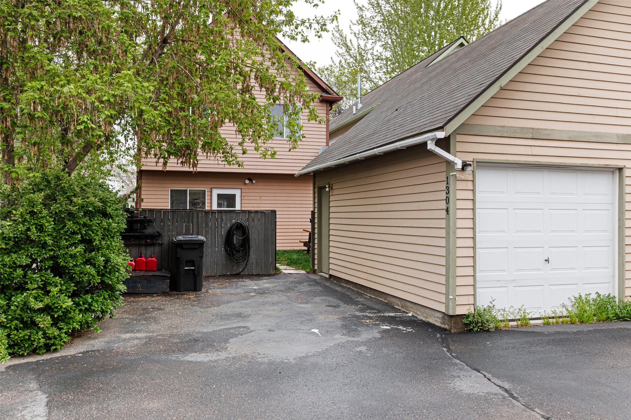 1304 Bridgecourt Way