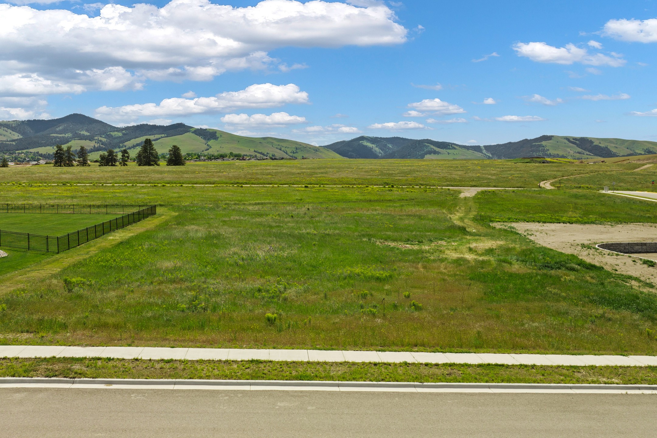 4065 Mornhinweg Loop