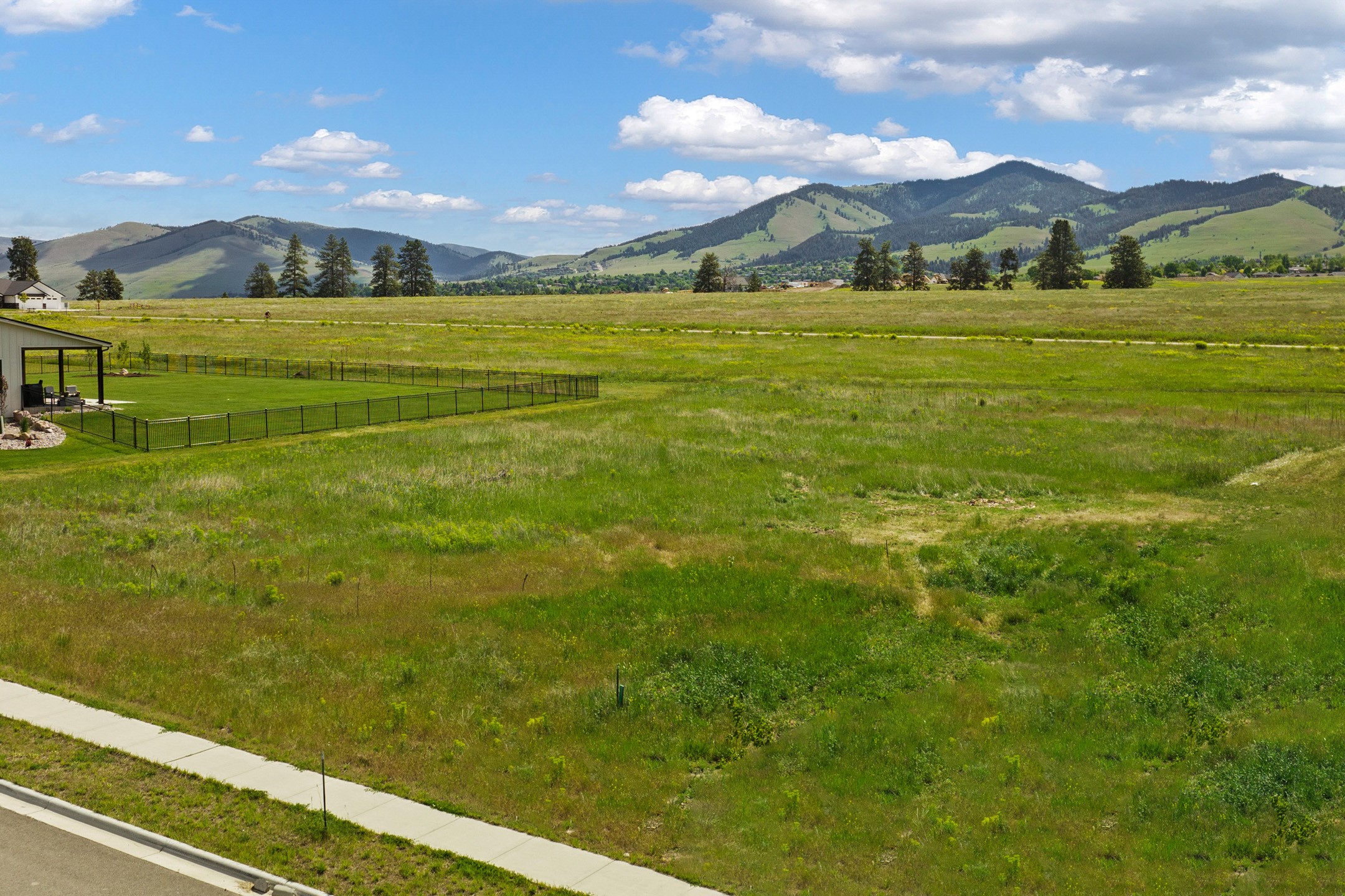 4065 Mornhinweg Loop