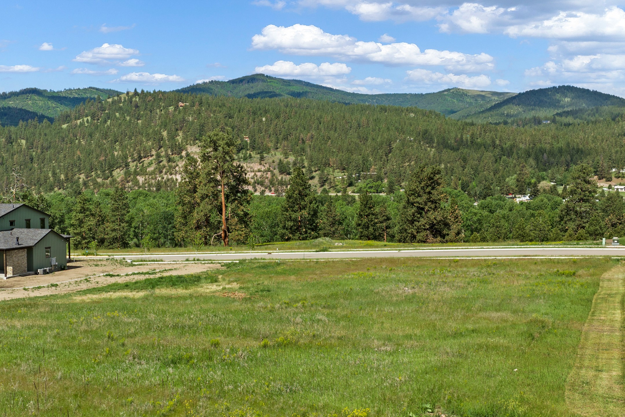 4065 Mornhinweg Loop