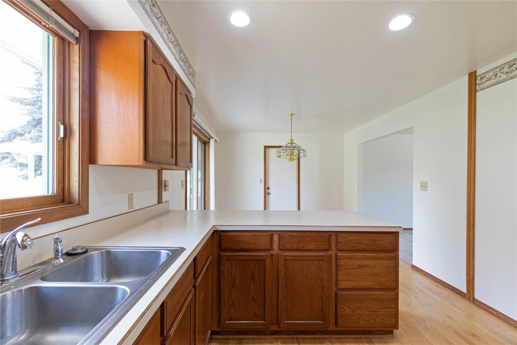 6450 Linda Vista Boulevard