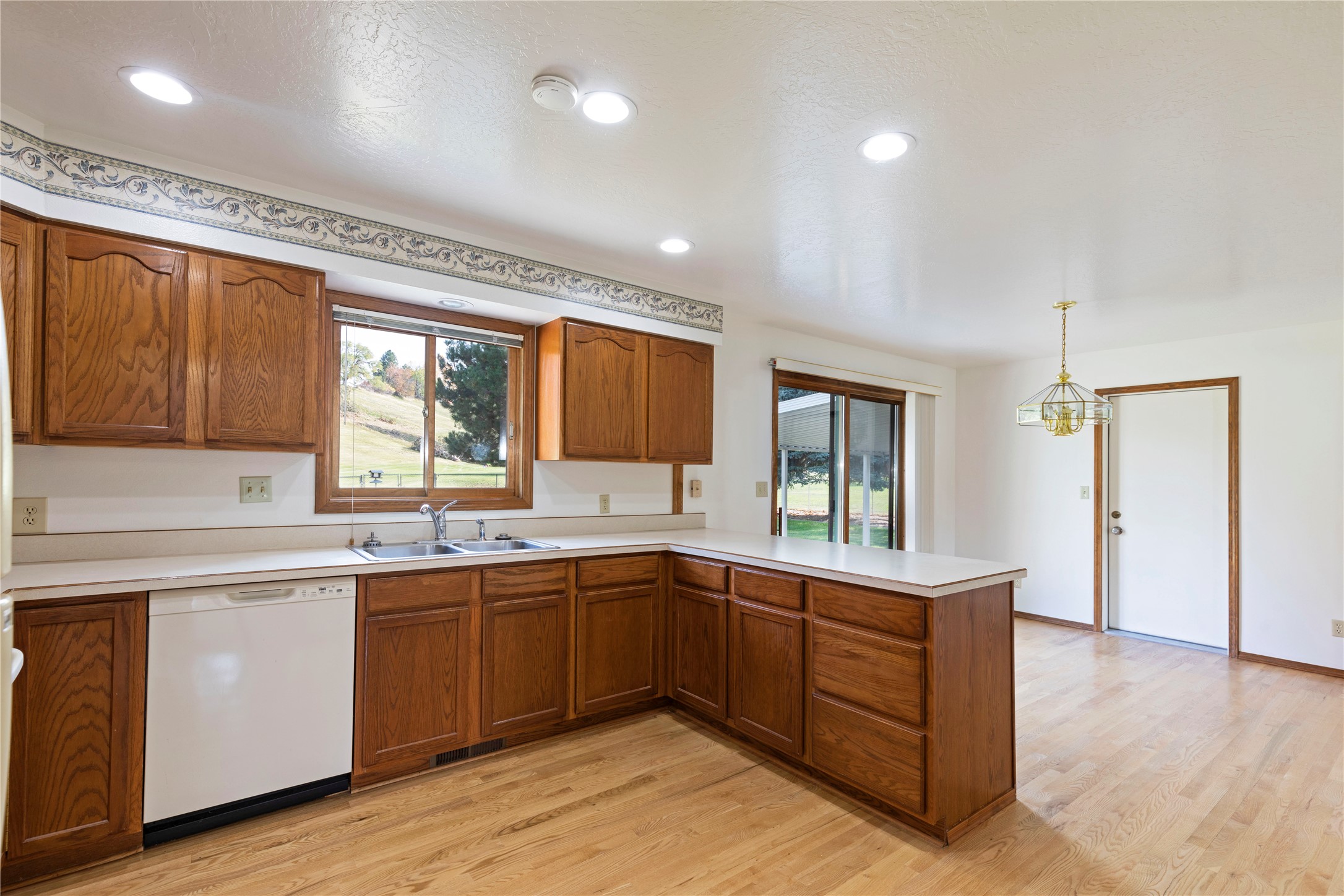 6450 Linda Vista Boulevard