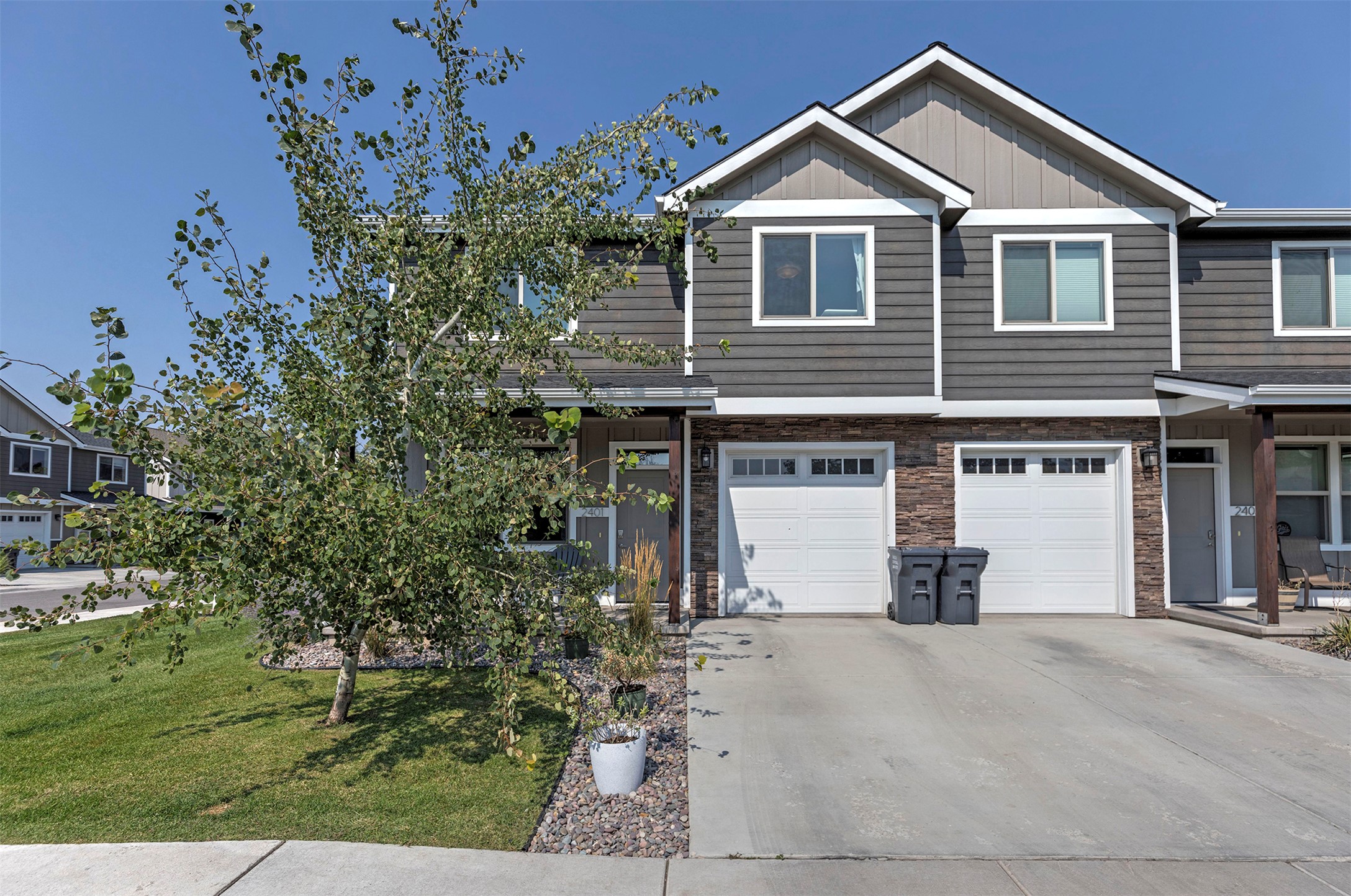 2401 Aspen Grove