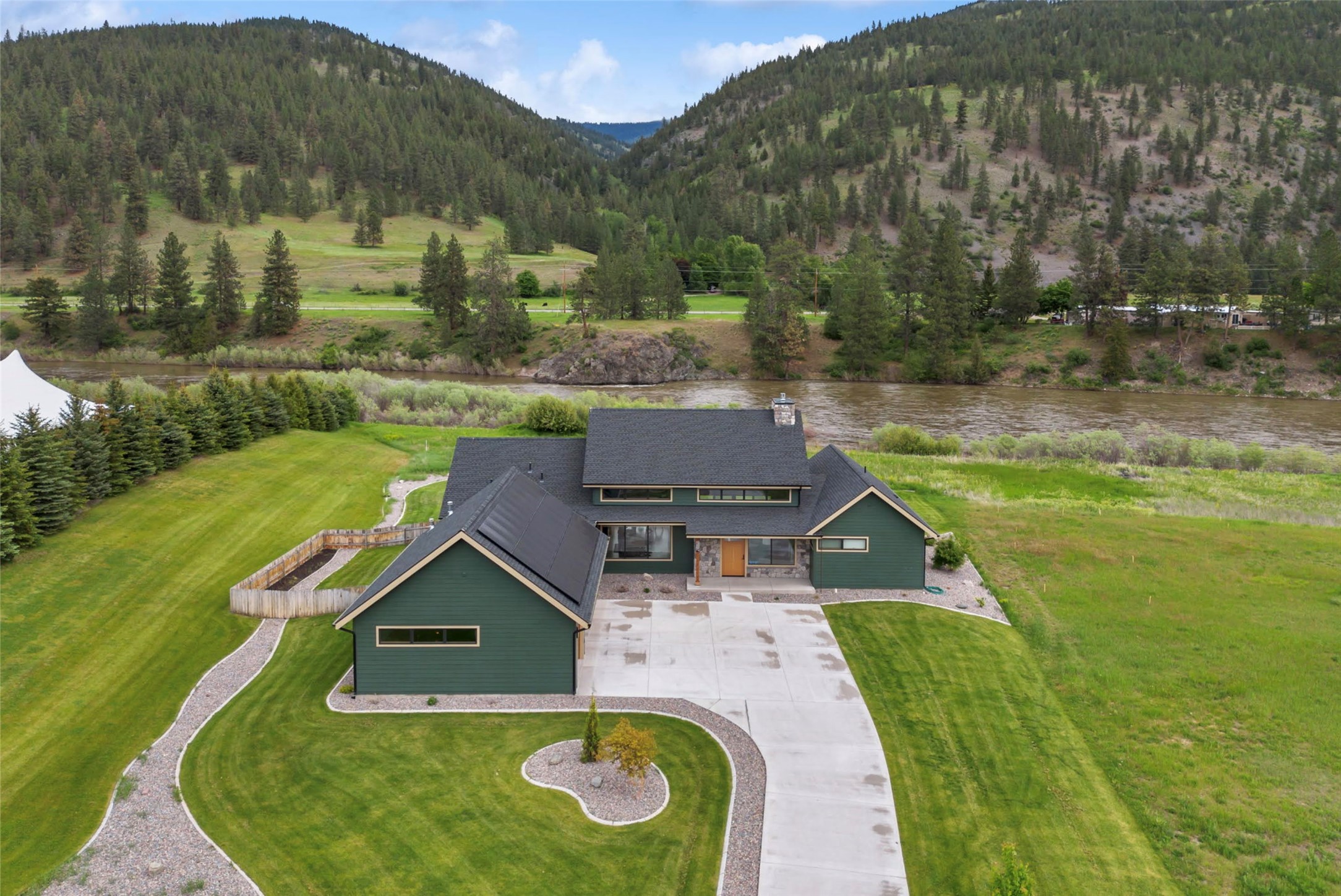 1212 Bandmann Trail