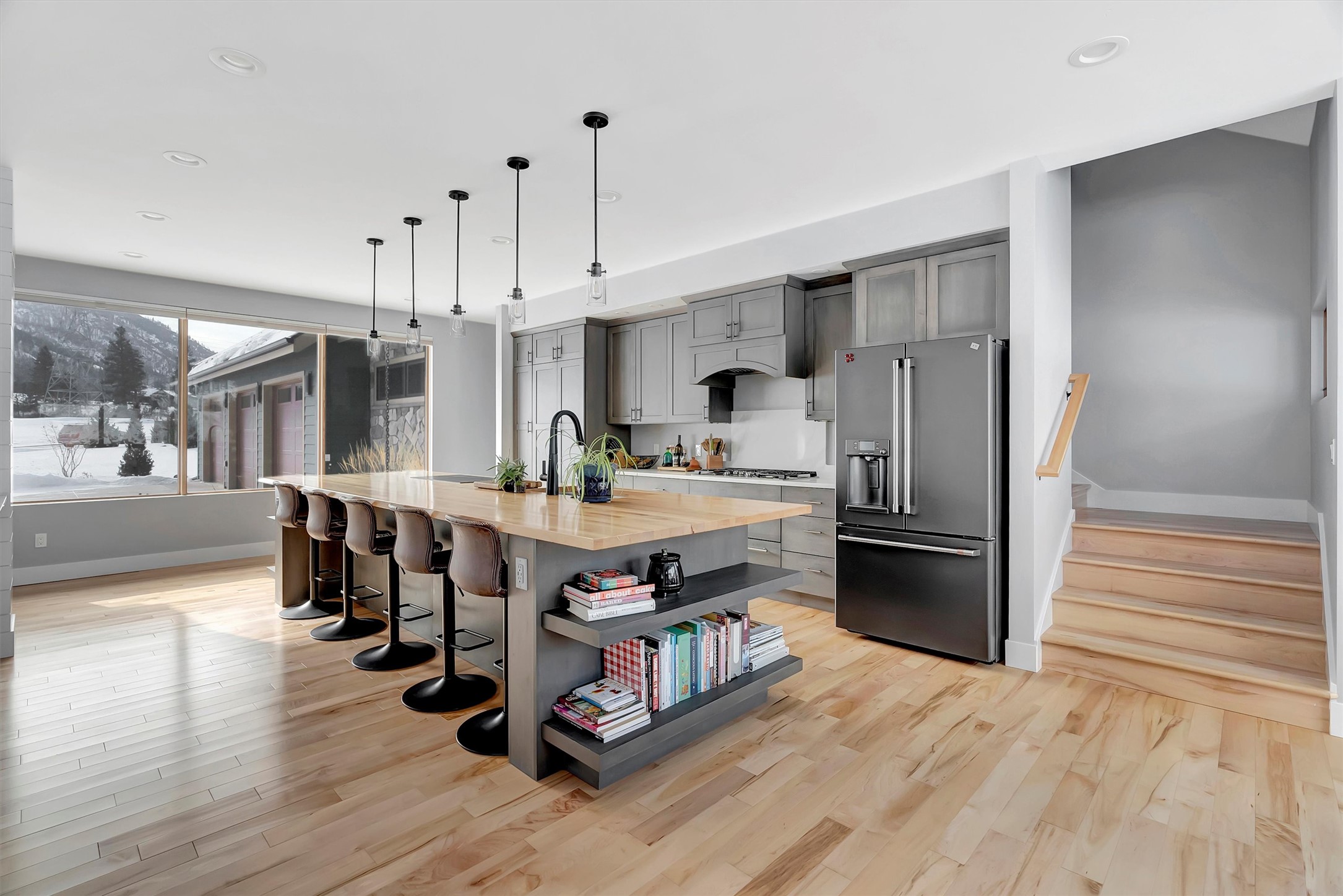 1212 Bandmann Trail