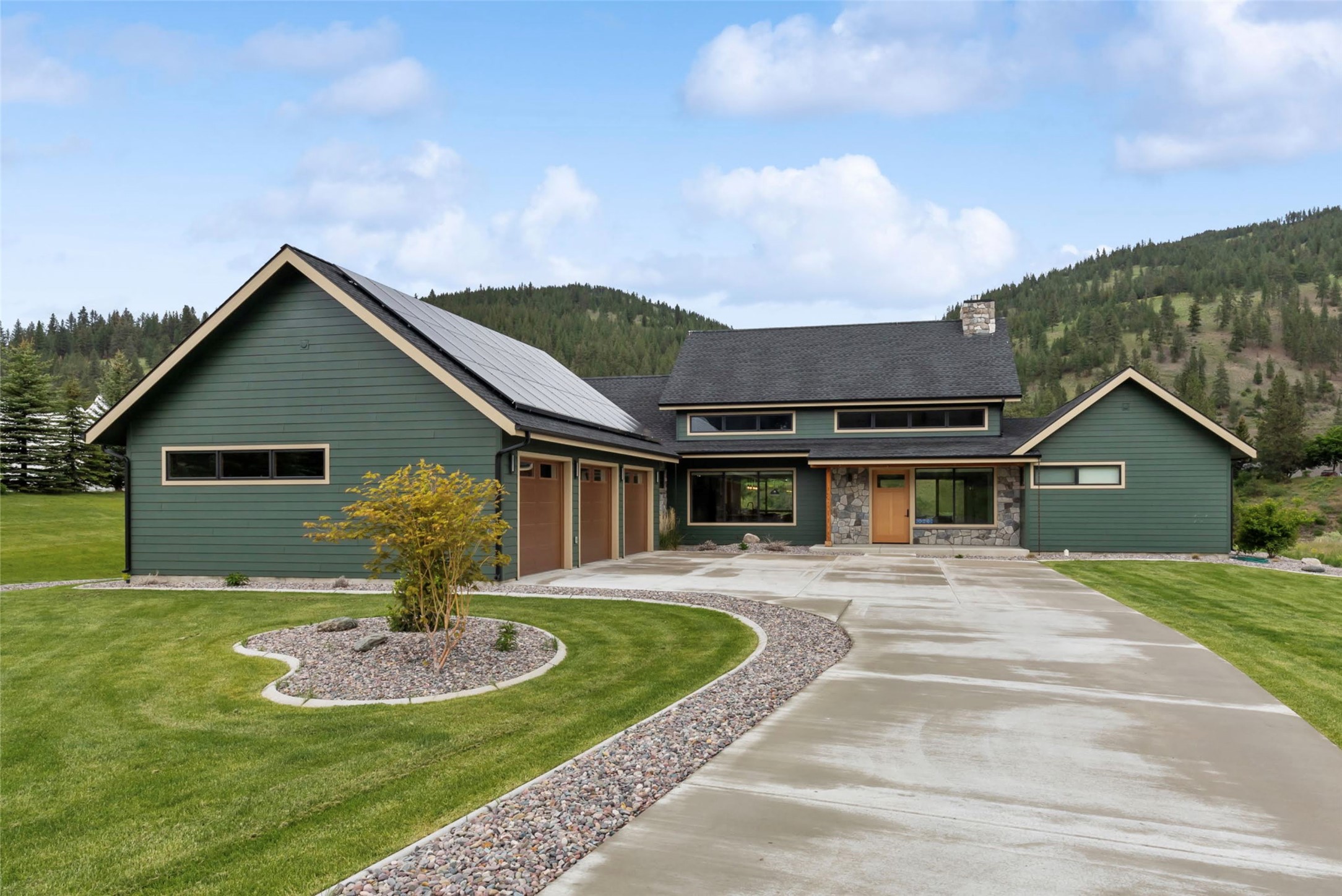 1212 Bandmann Trail