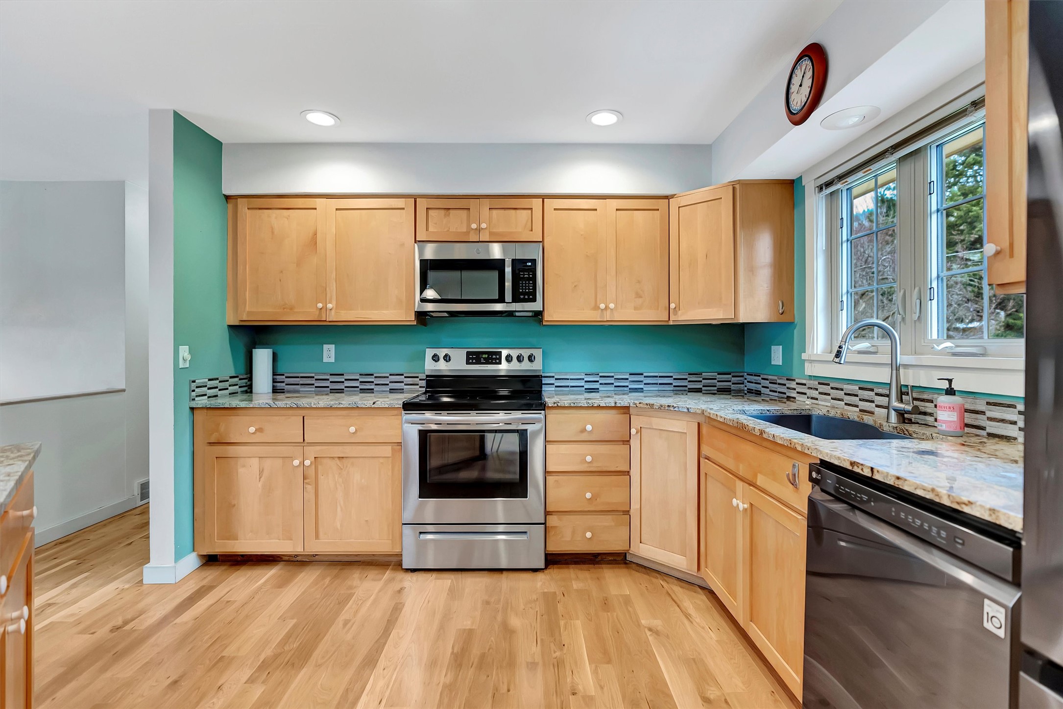 4628 Rattlesnake Drive