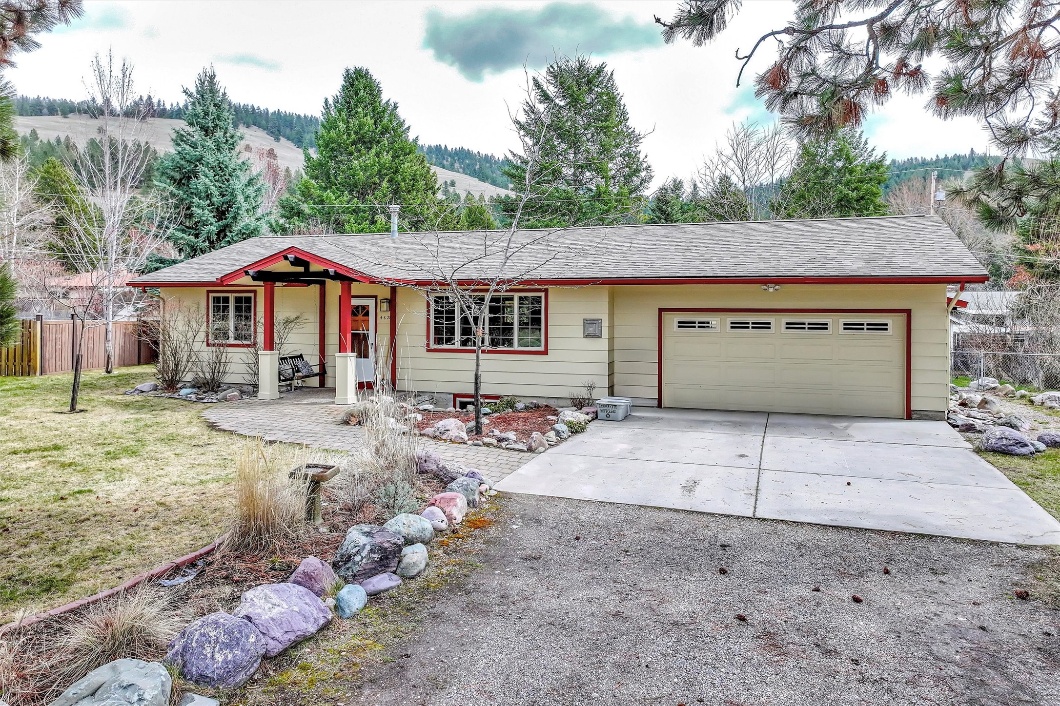 4628 Rattlesnake Drive