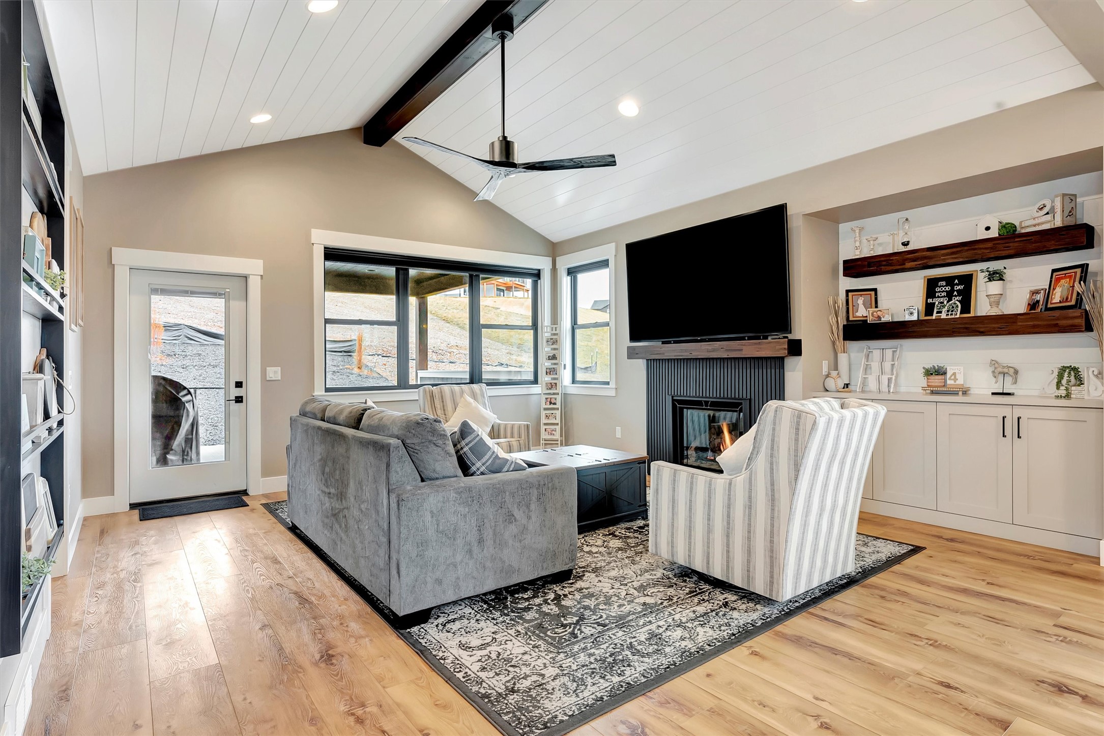 7038 Max Drive
