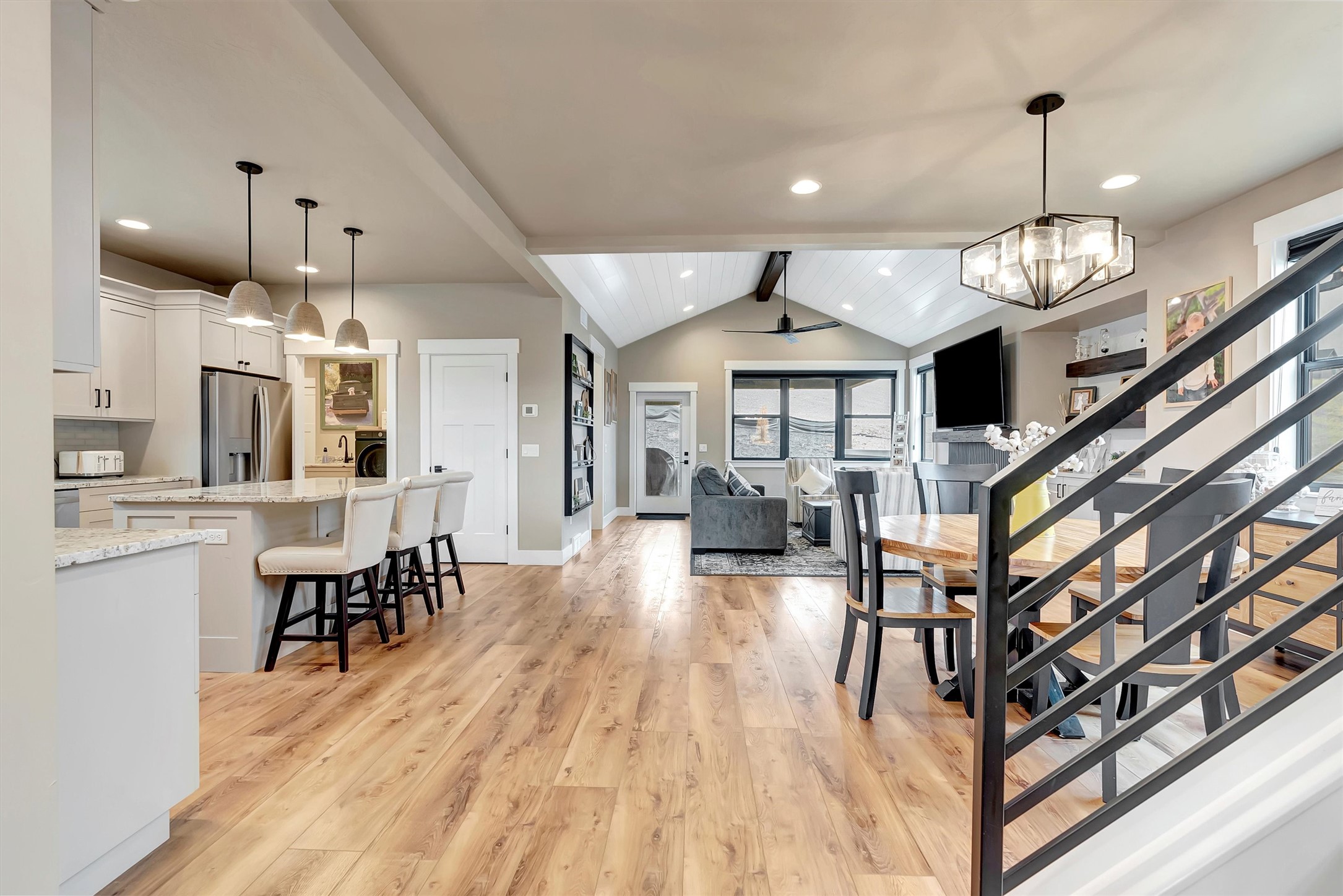 7038 Max Drive