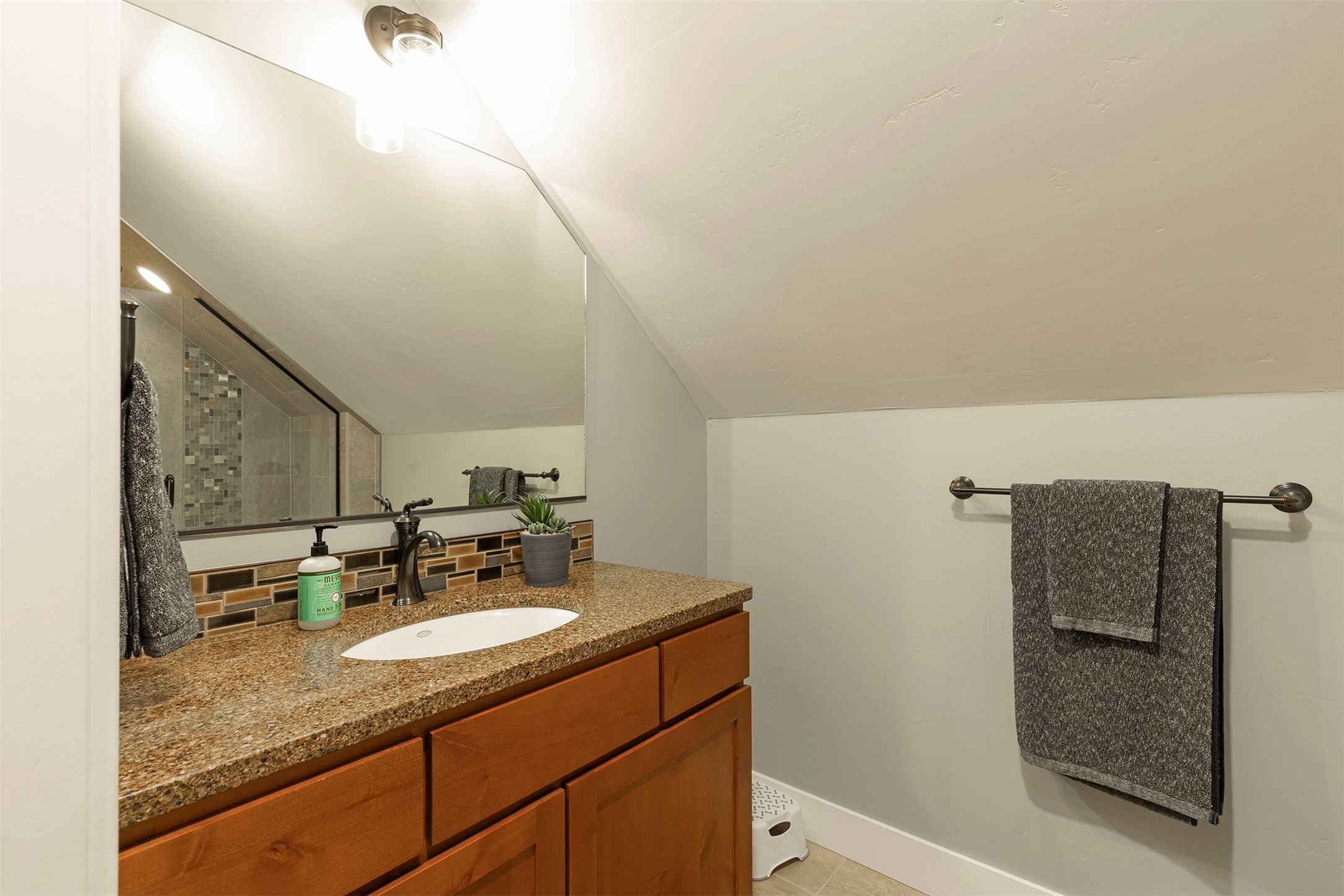 5553 Canyon River Road