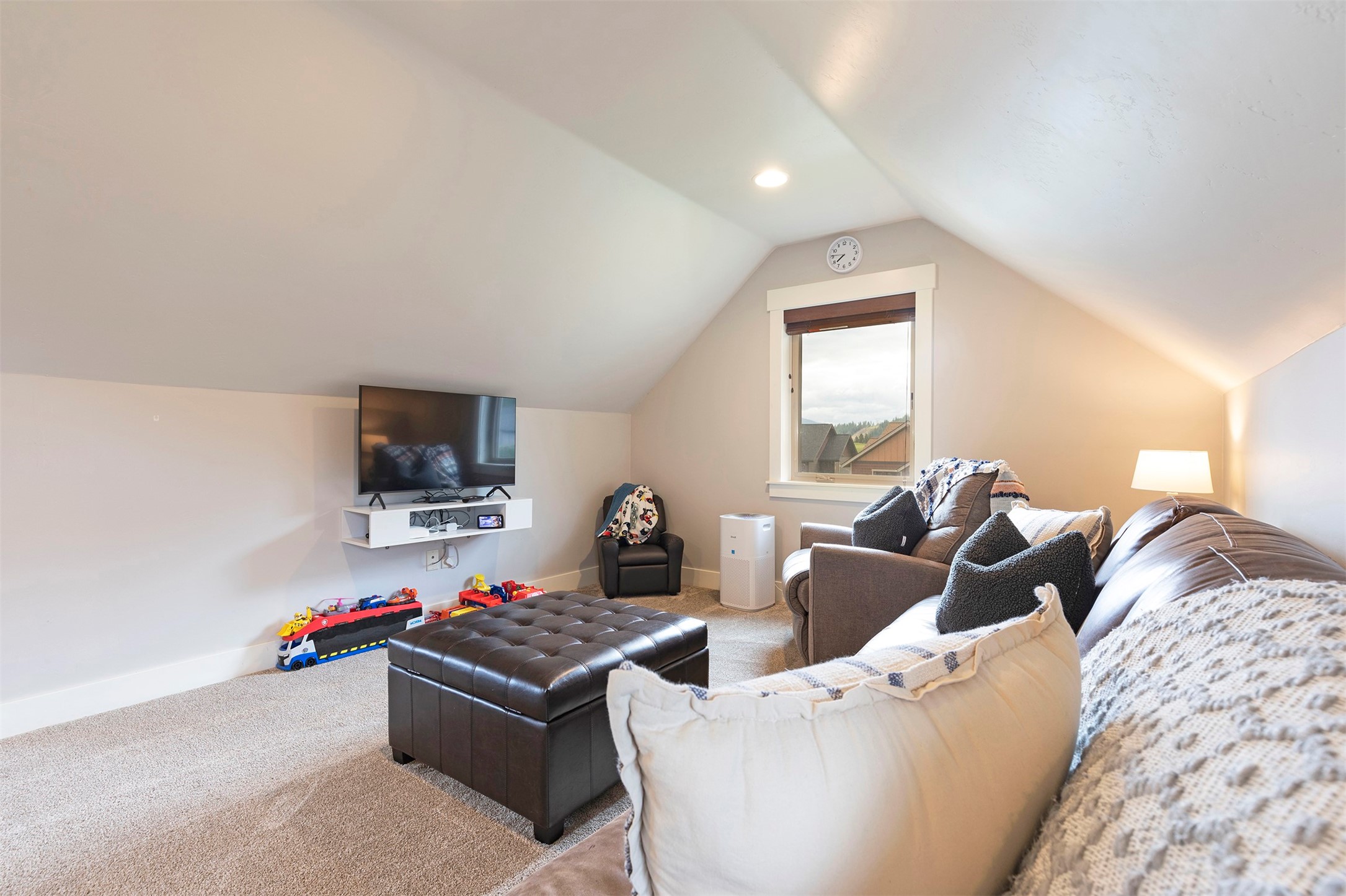 5553 Canyon River Road
