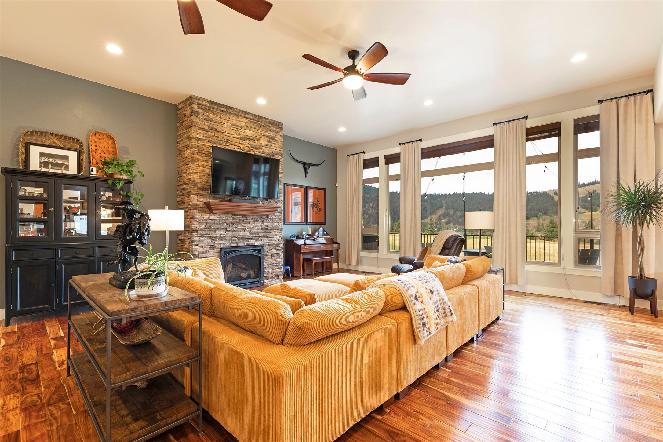 5553 Canyon River Road