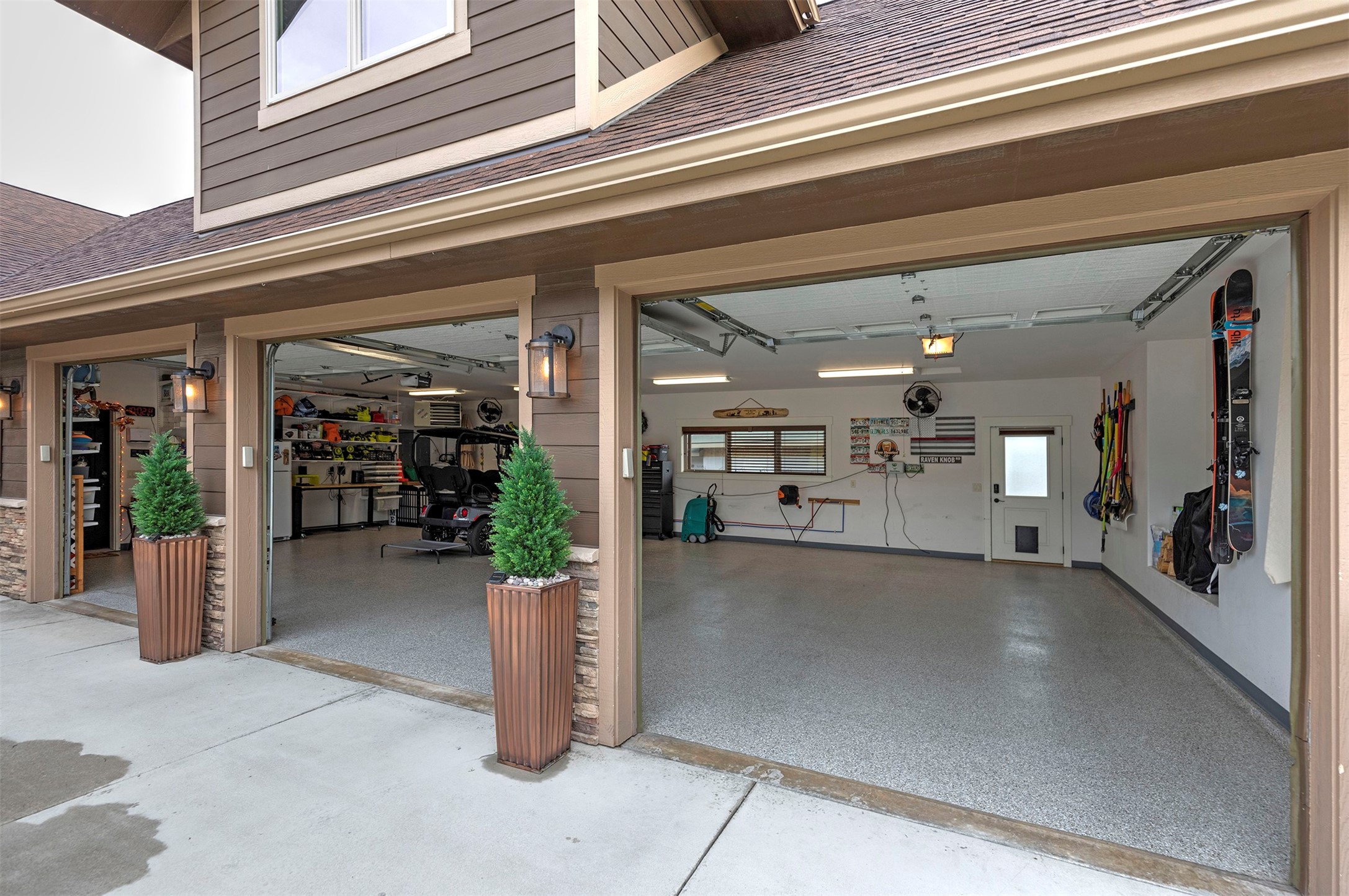 5553 Canyon River Road