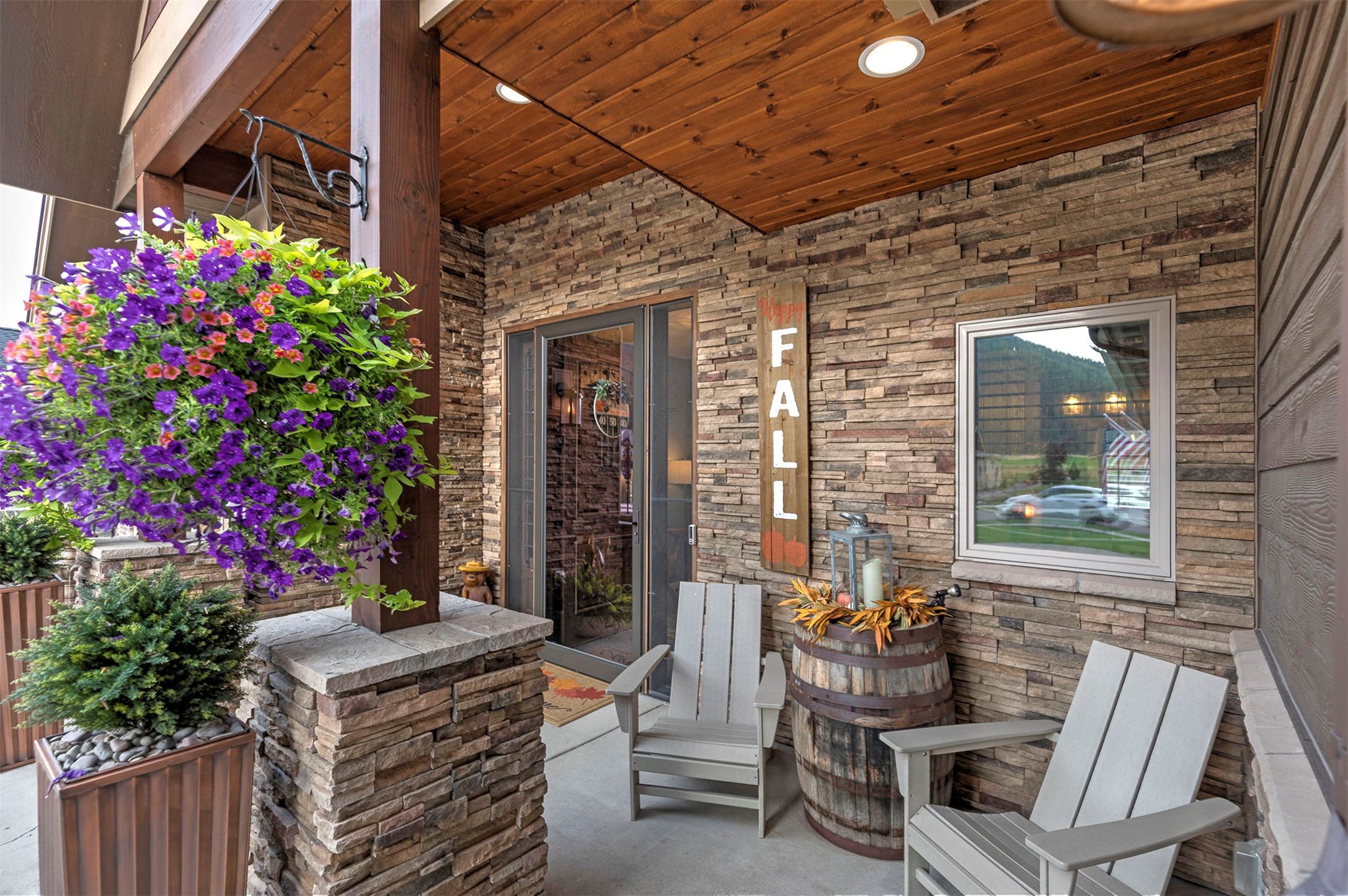 5553 Canyon River Road