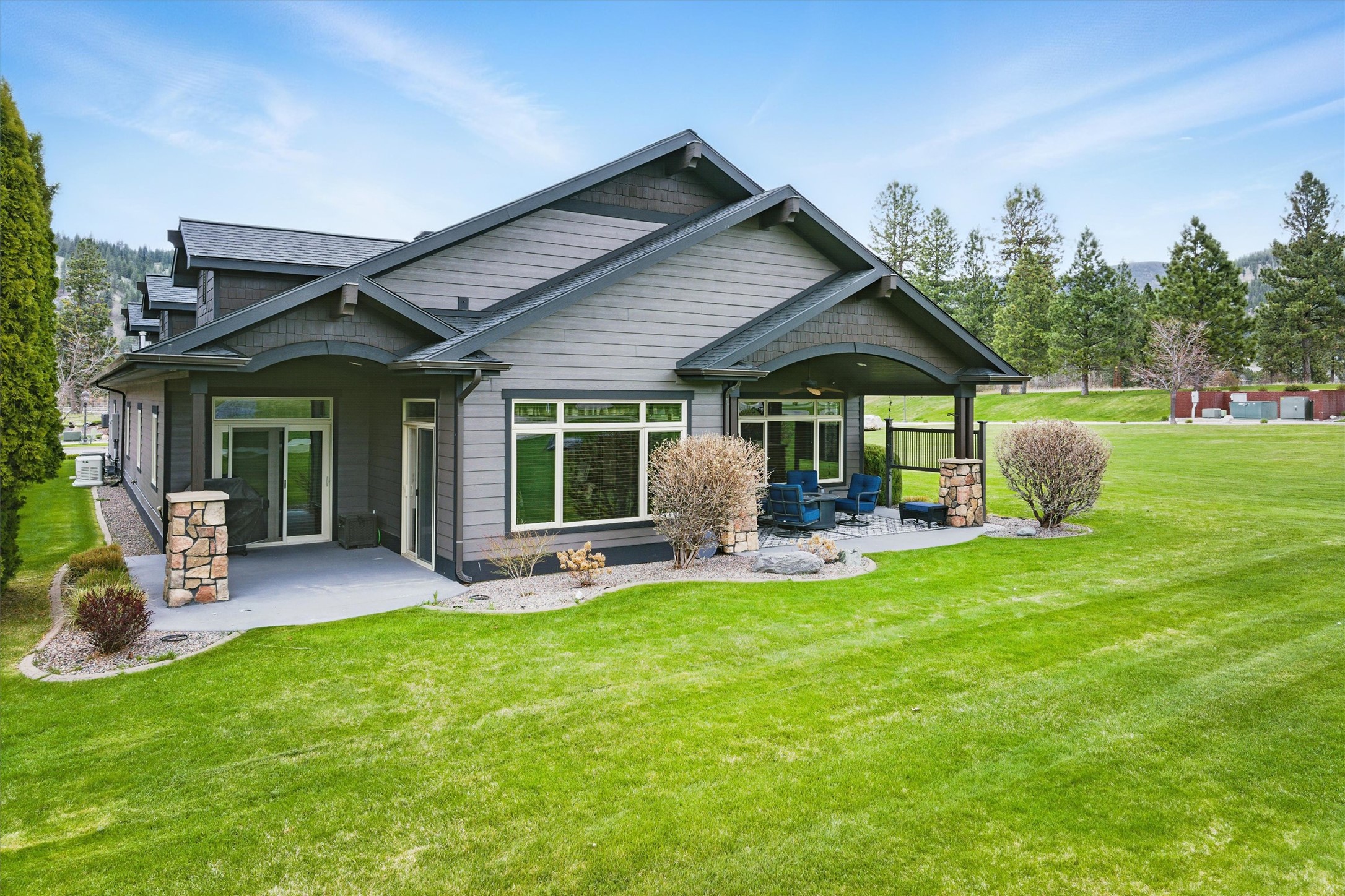 1112 Anglers Bend Way