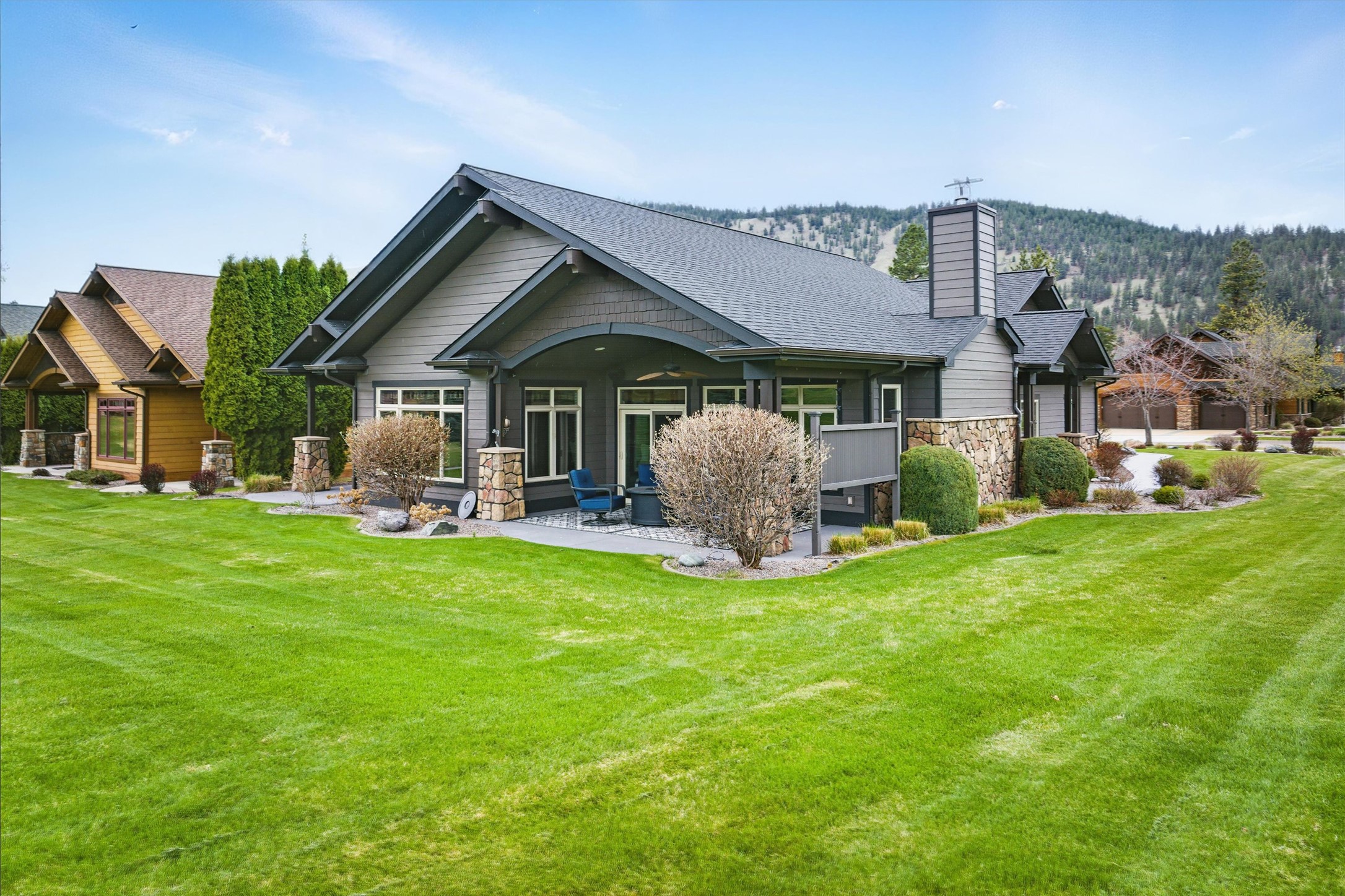 1112 Anglers Bend Way