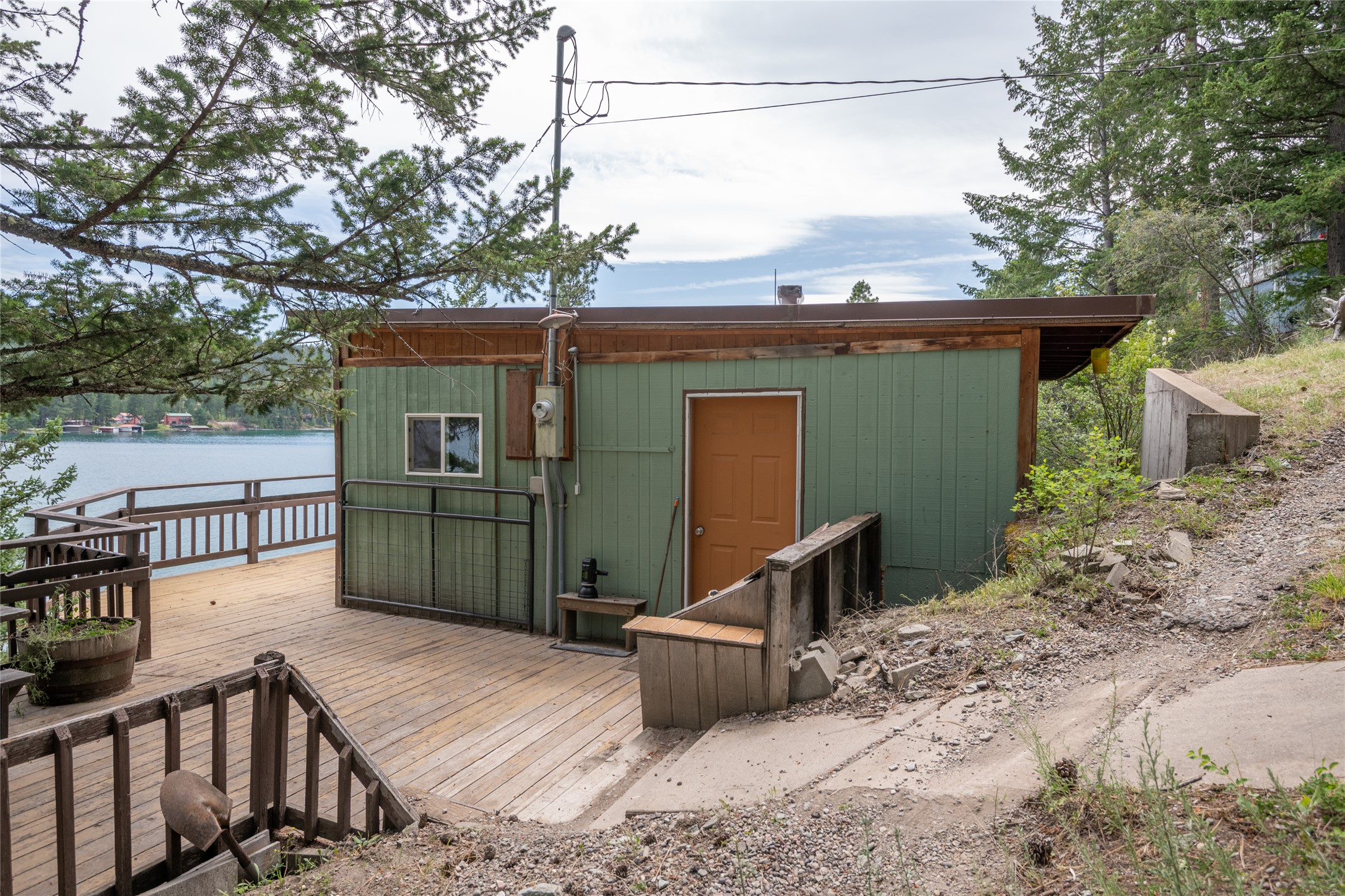 29276 White Swan Road