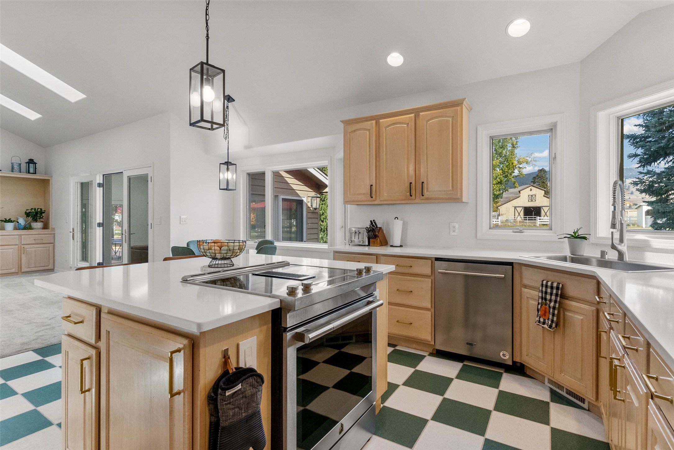 10745 Us Highway 93 N