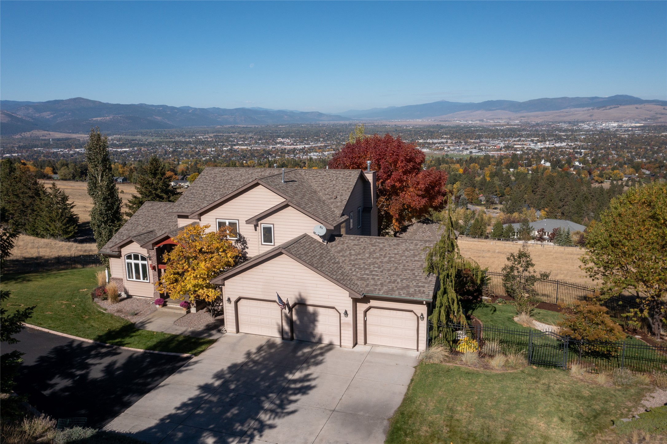 697 Spanish Peaks Drive