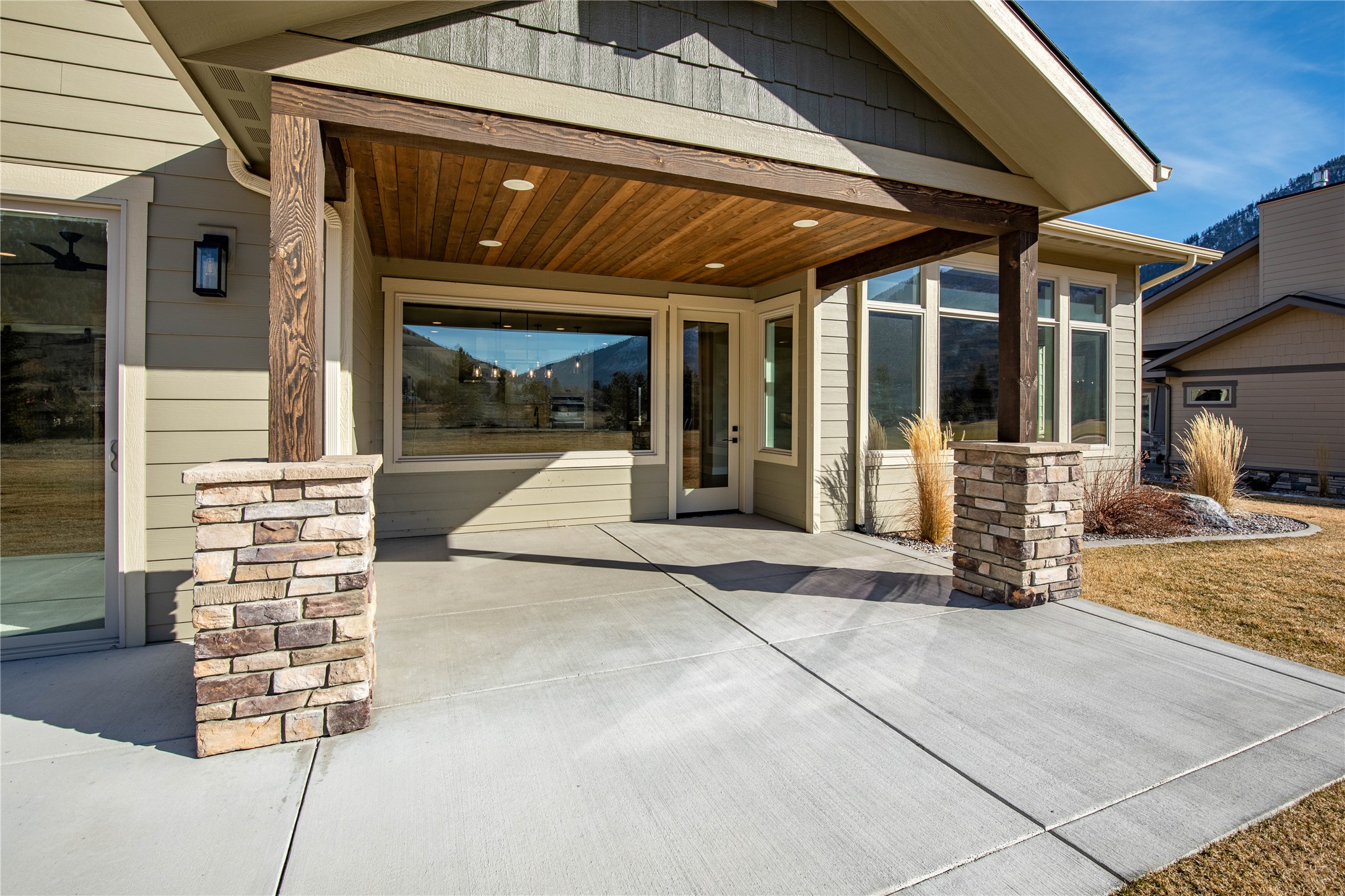 985 Anglers Bend Way