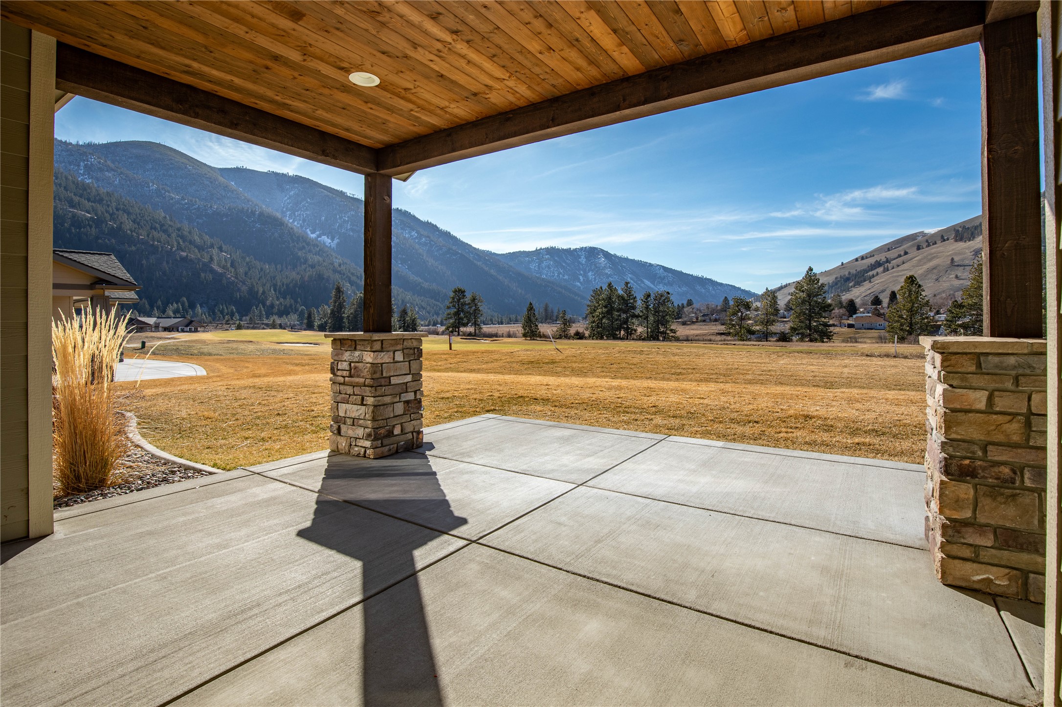 985 Anglers Bend Way