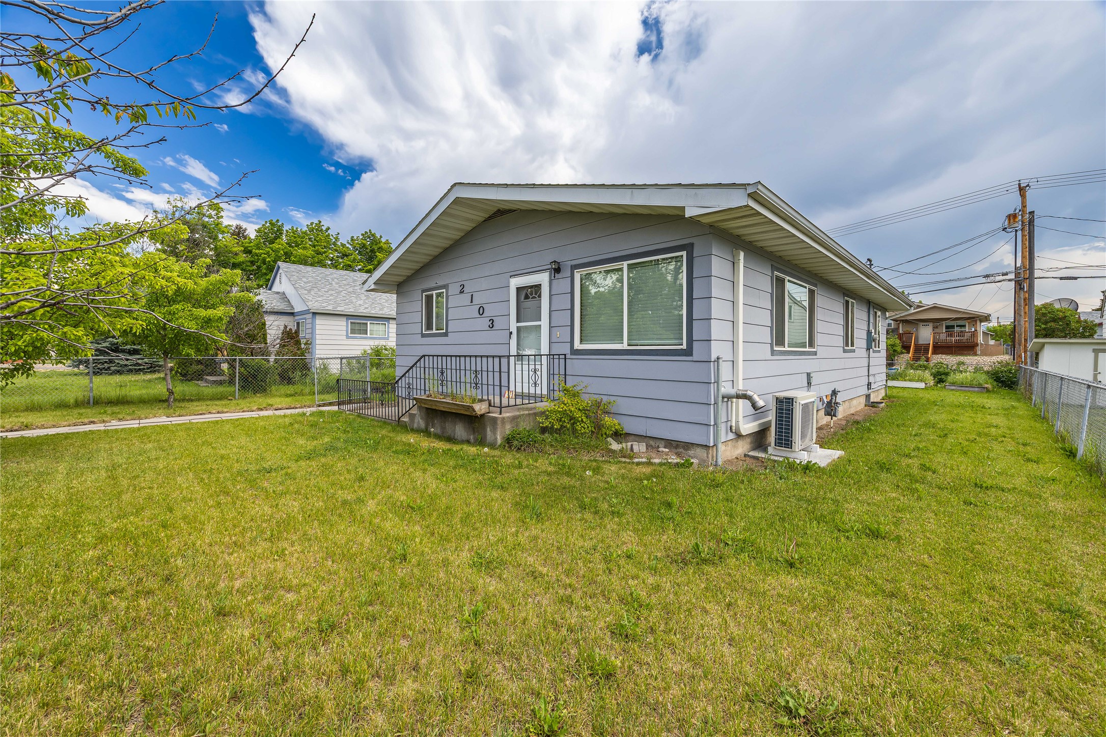 2103 S 14th Street W