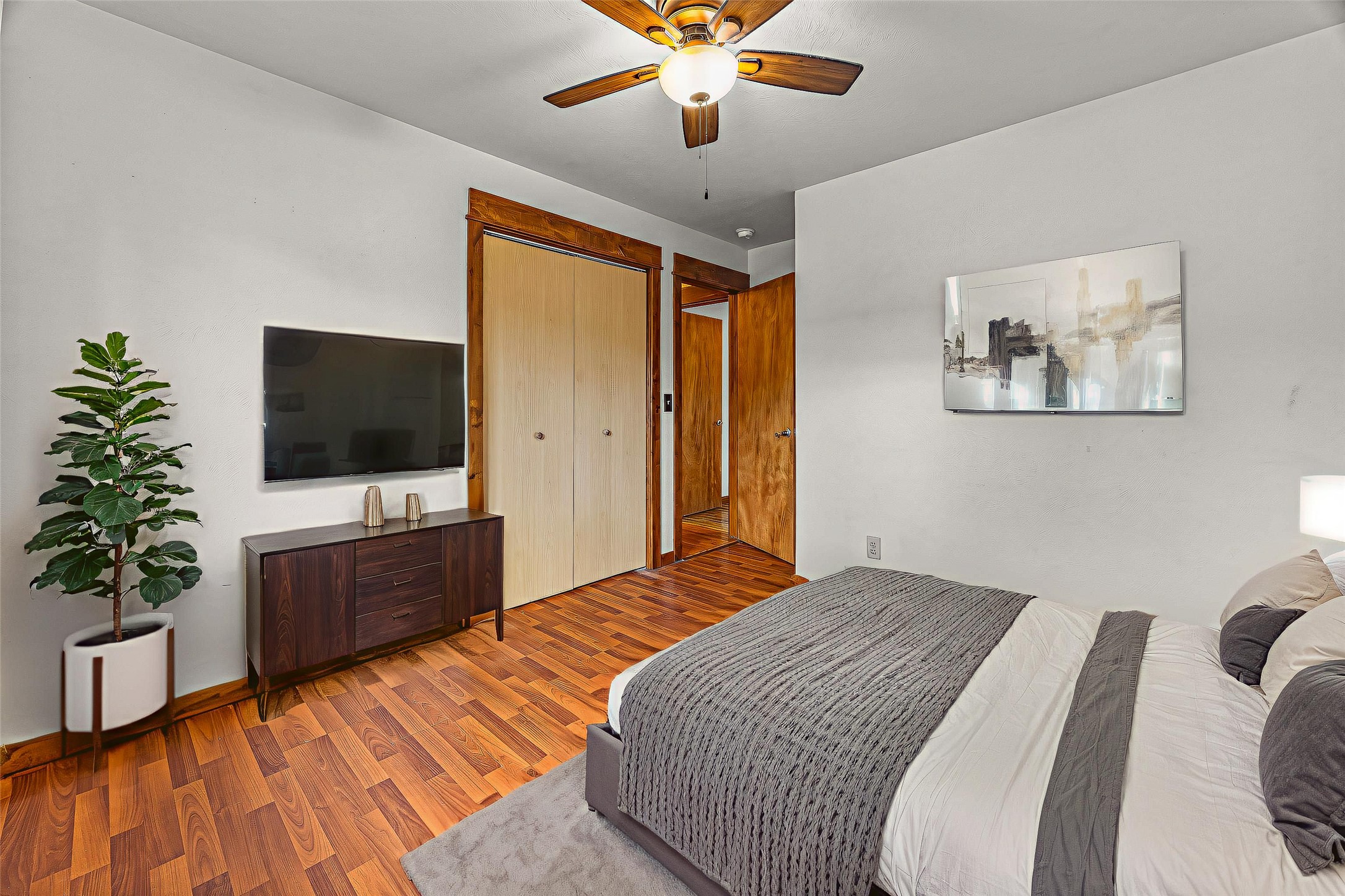 2103 S 14th Street W