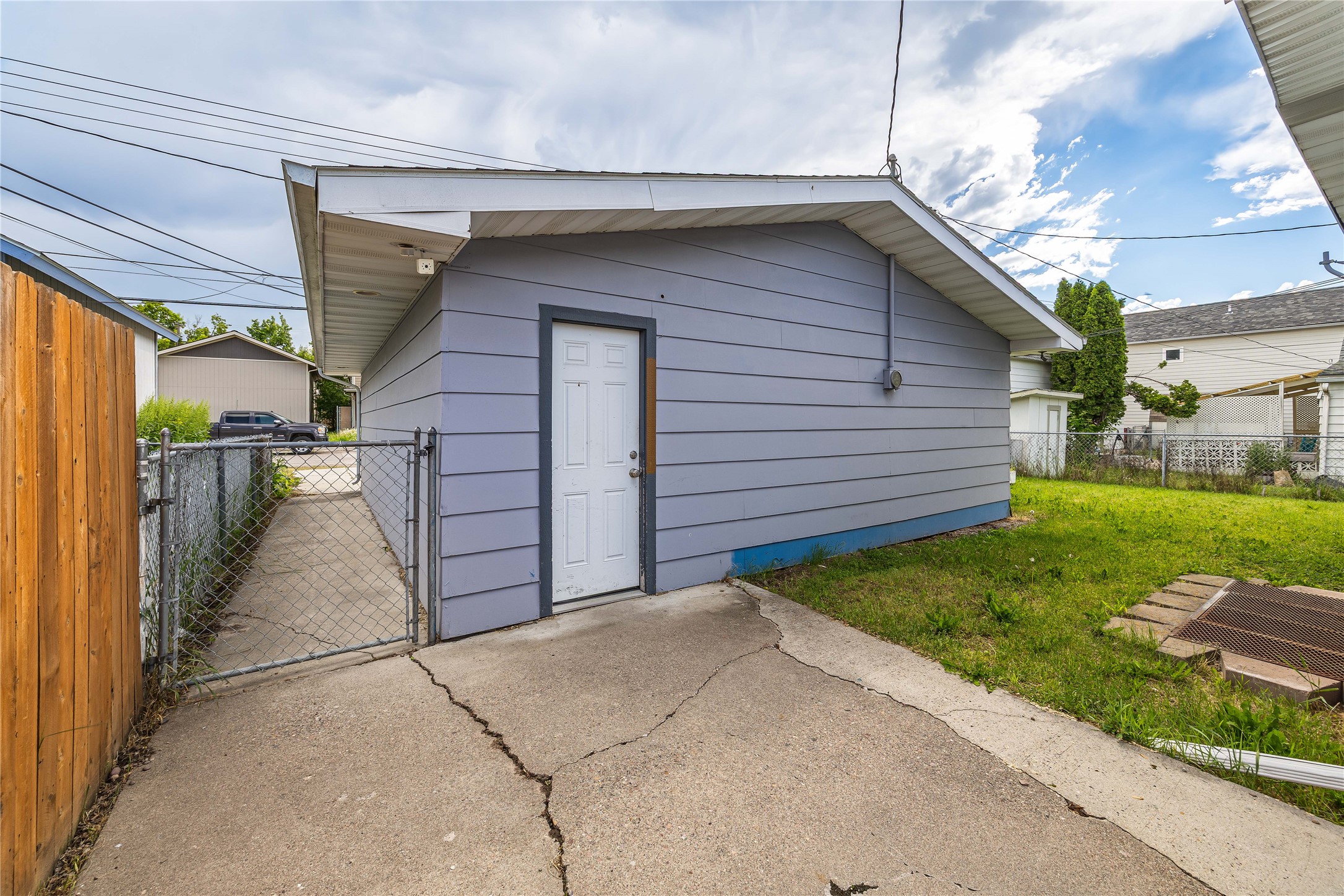 2103 S 14th Street W