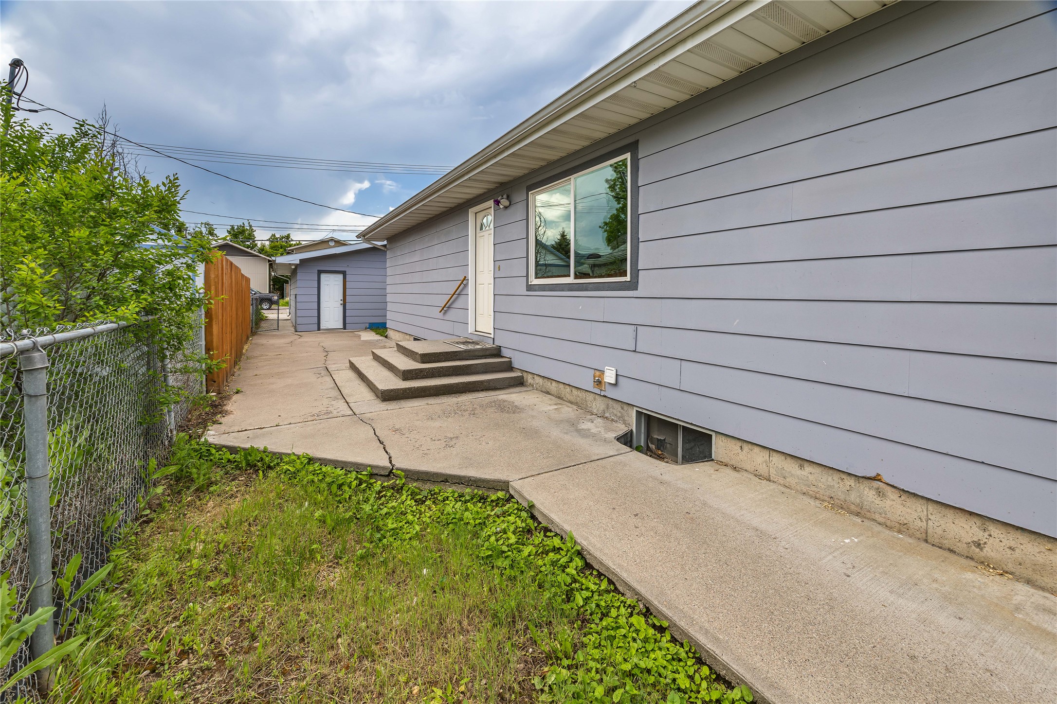 2103 S 14th Street W