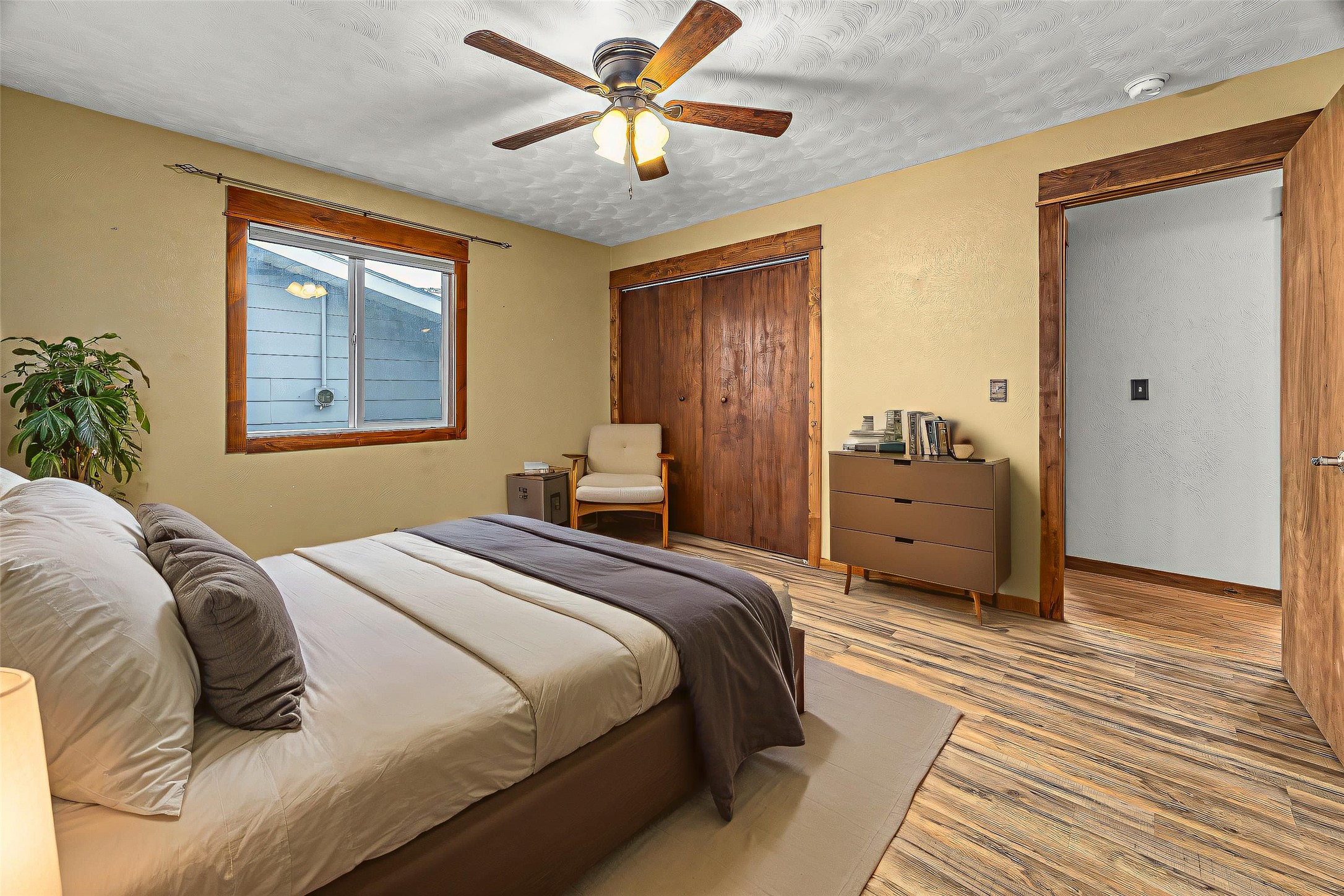 2103 S 14th Street W