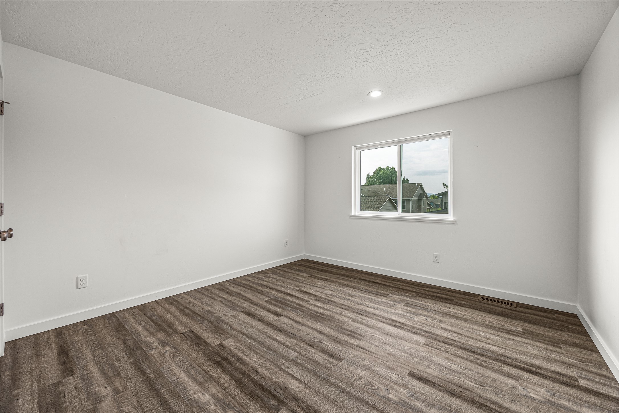 5711 Remuda Lane