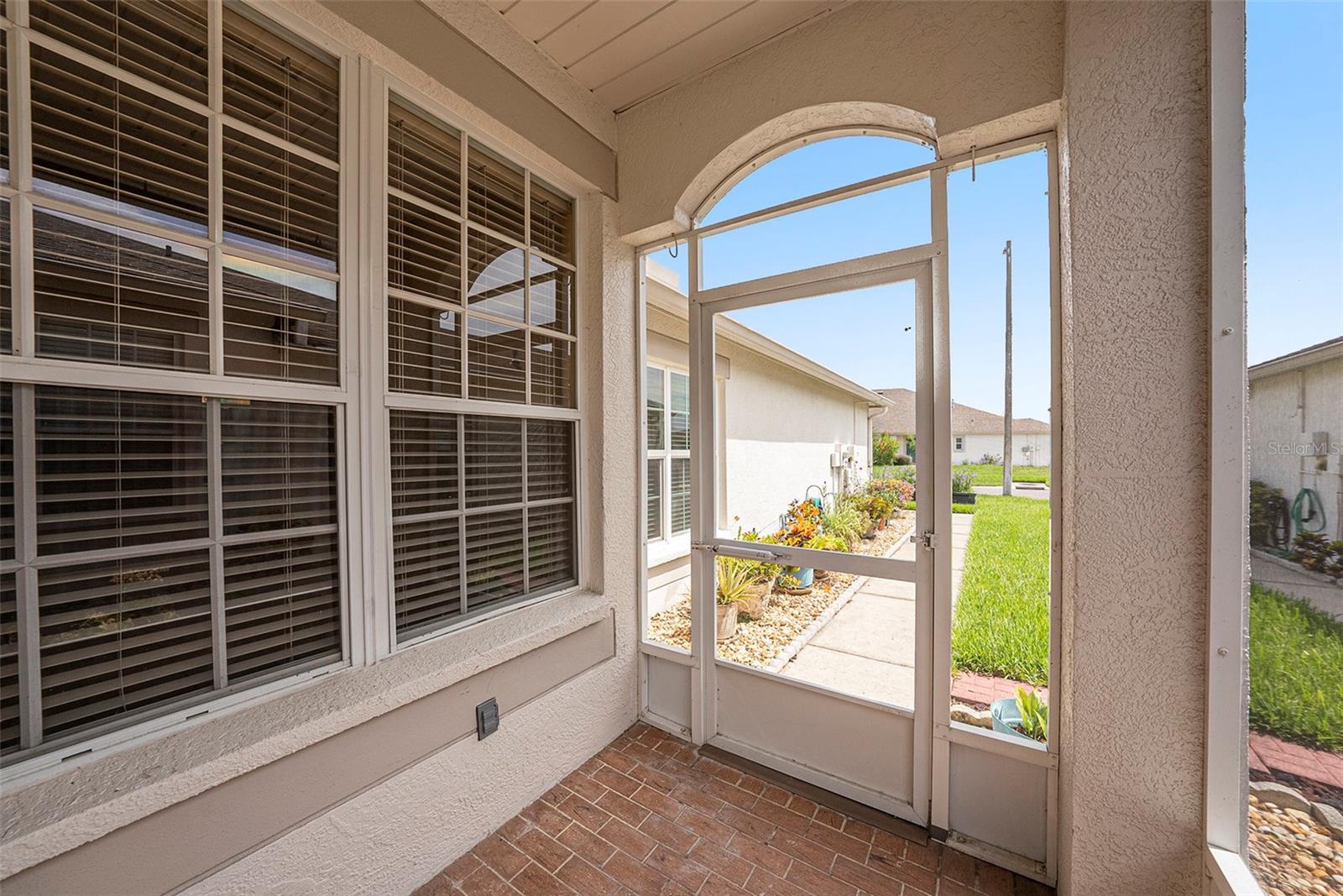 1914 SASSAFRAS DR