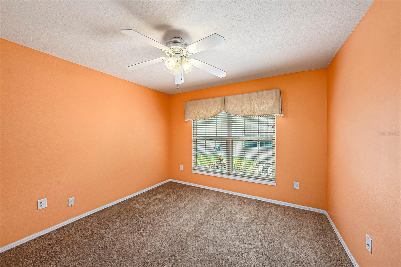1914 SASSAFRAS DR