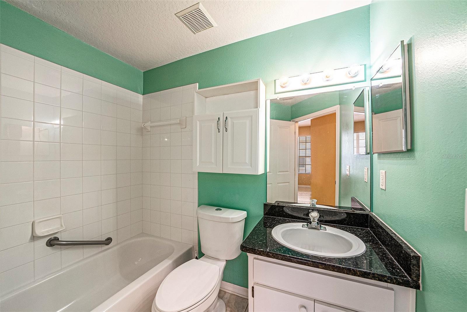 1914 SASSAFRAS DR