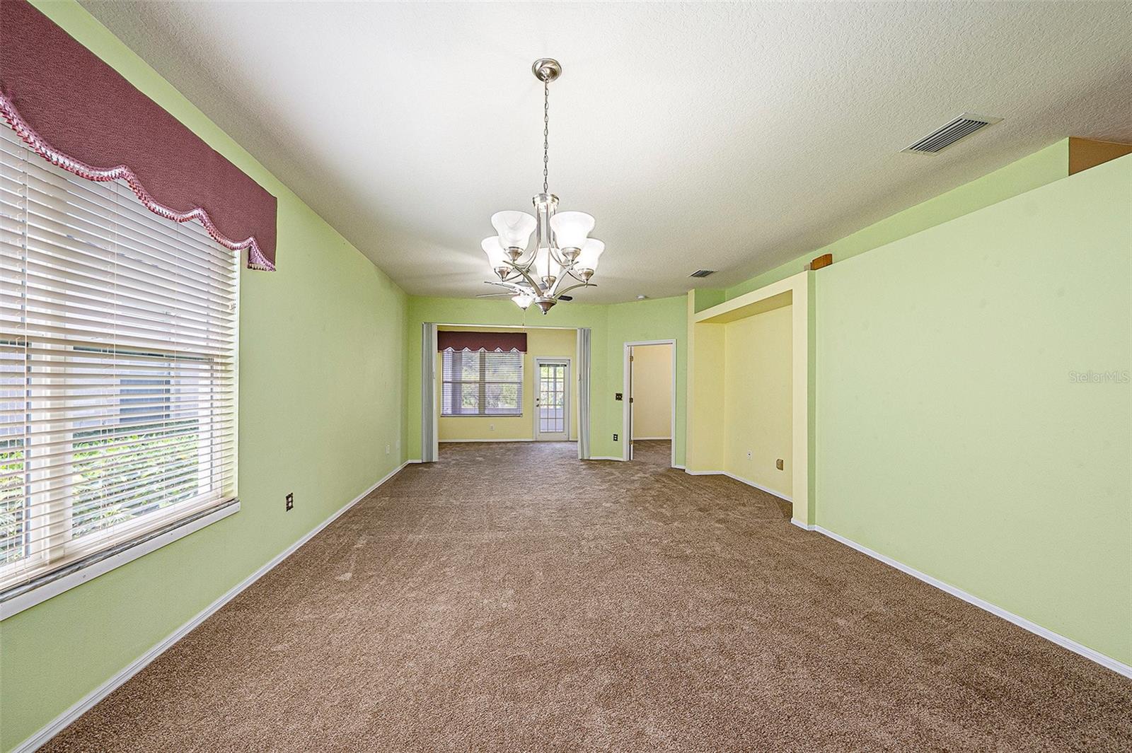 1914 SASSAFRAS DR