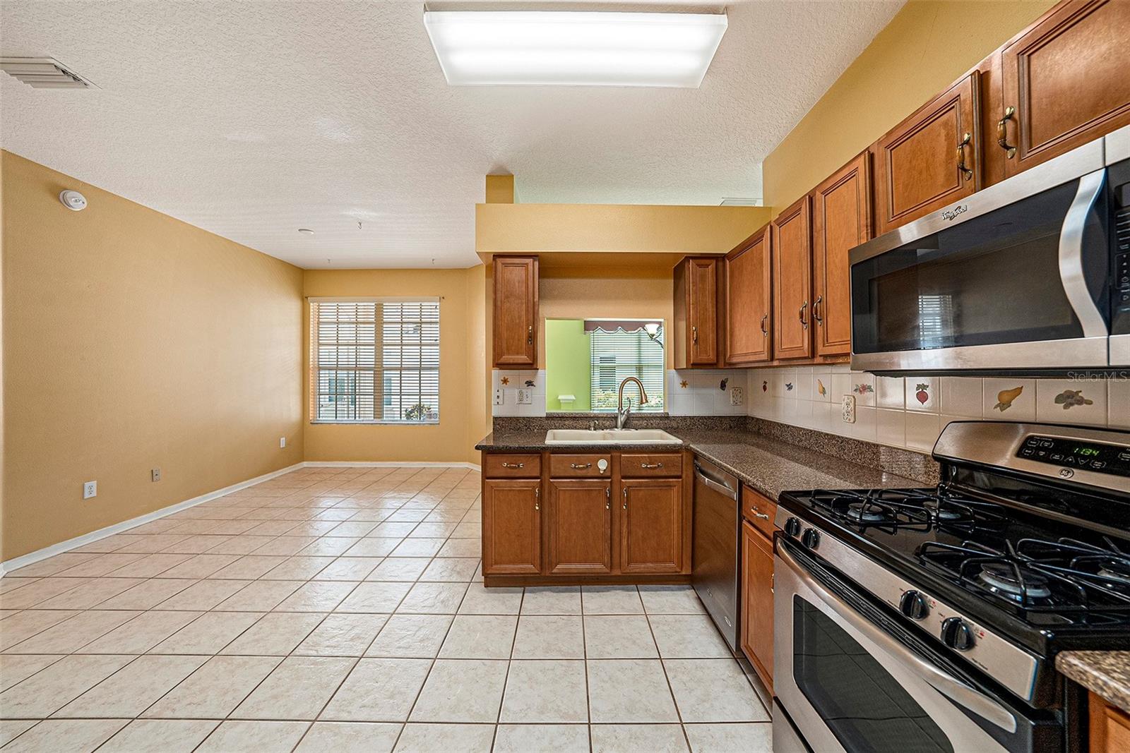1914 SASSAFRAS DR