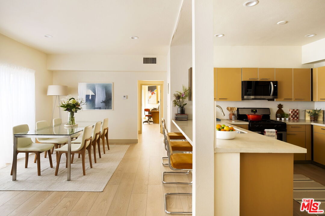 1717 Malcolm Ave Unit: 303