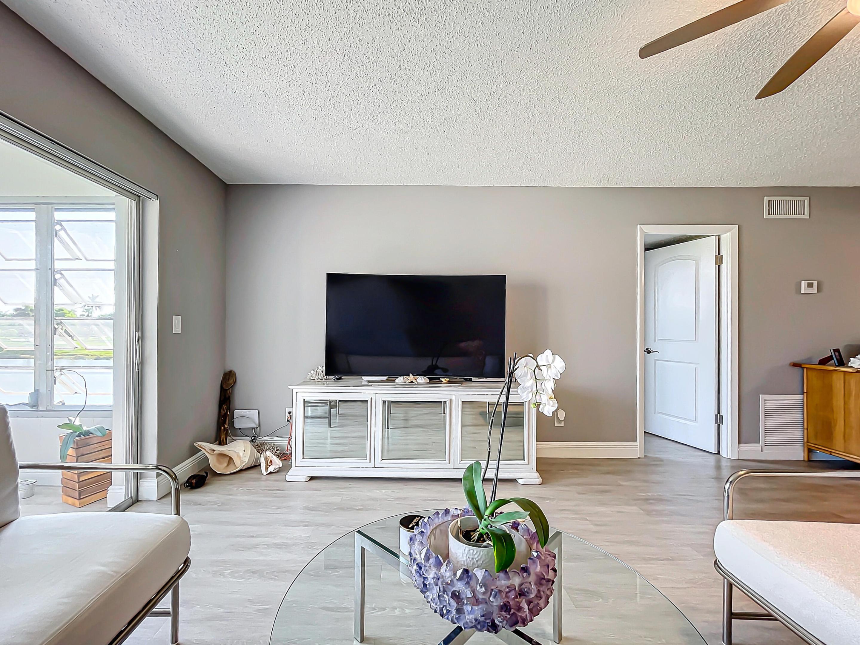 133 Lake Evelyn Drive