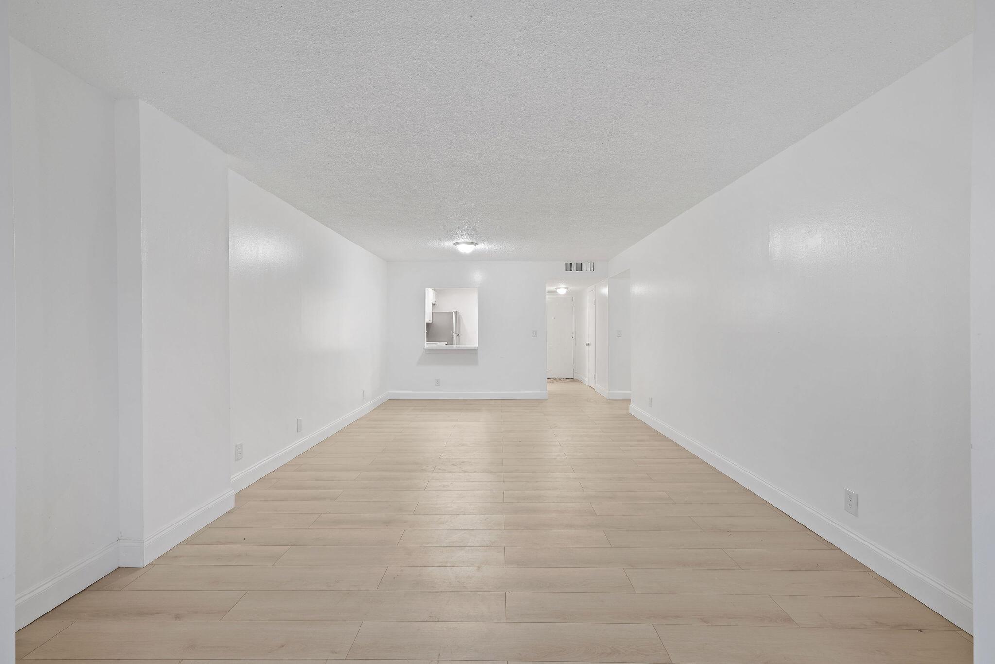 200 Leslie Drive 516