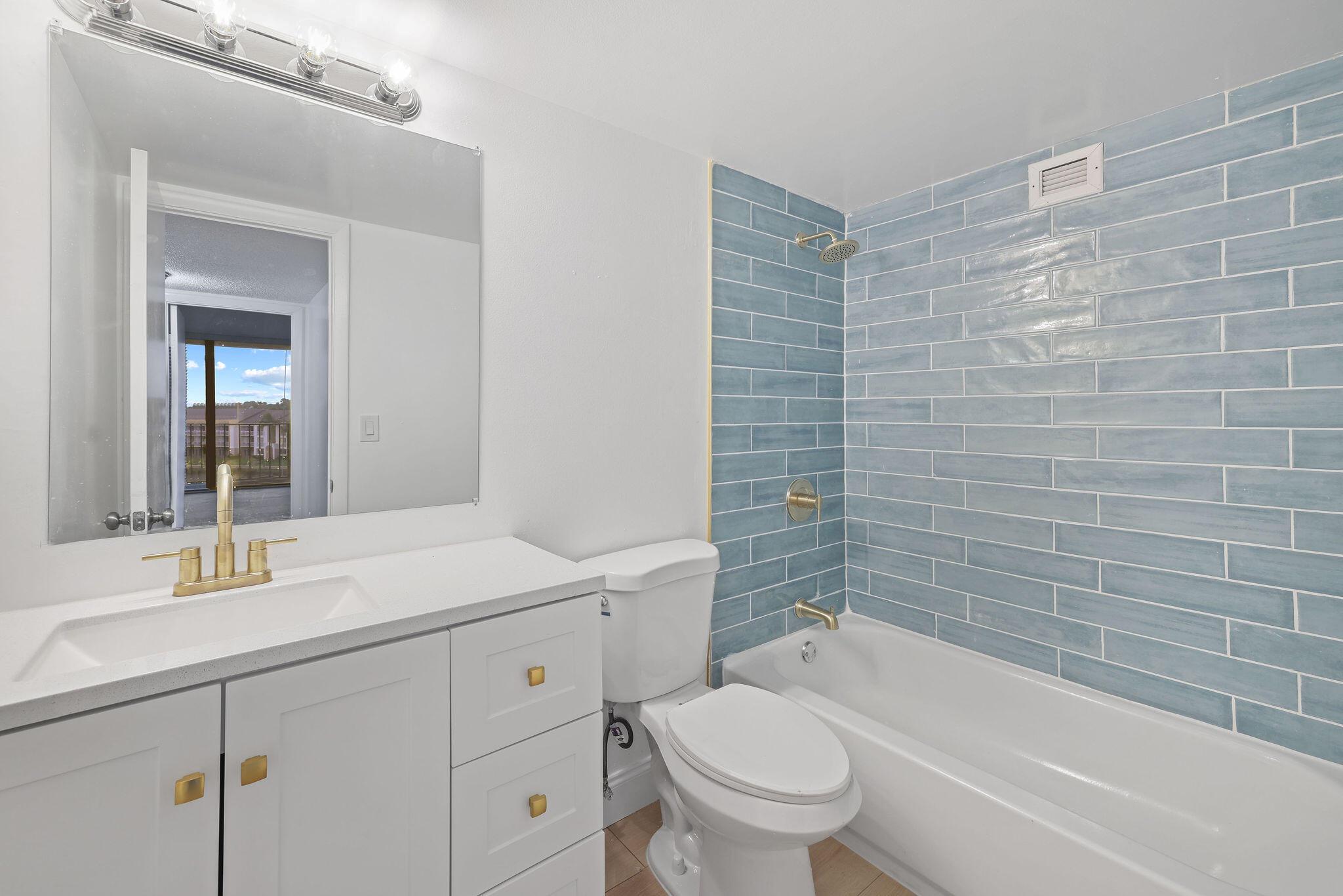 200 Leslie Drive 516