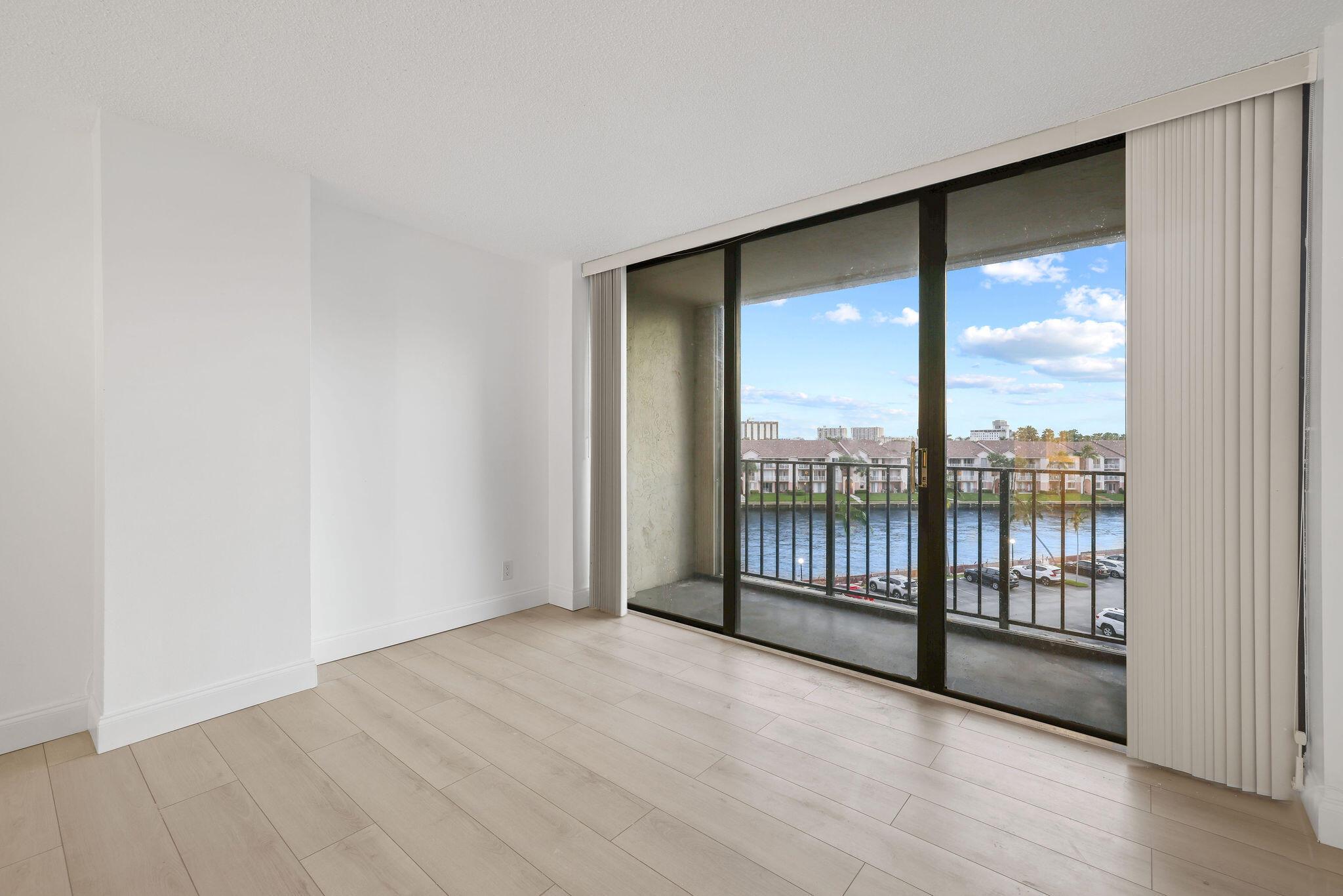 200 Leslie Drive 516