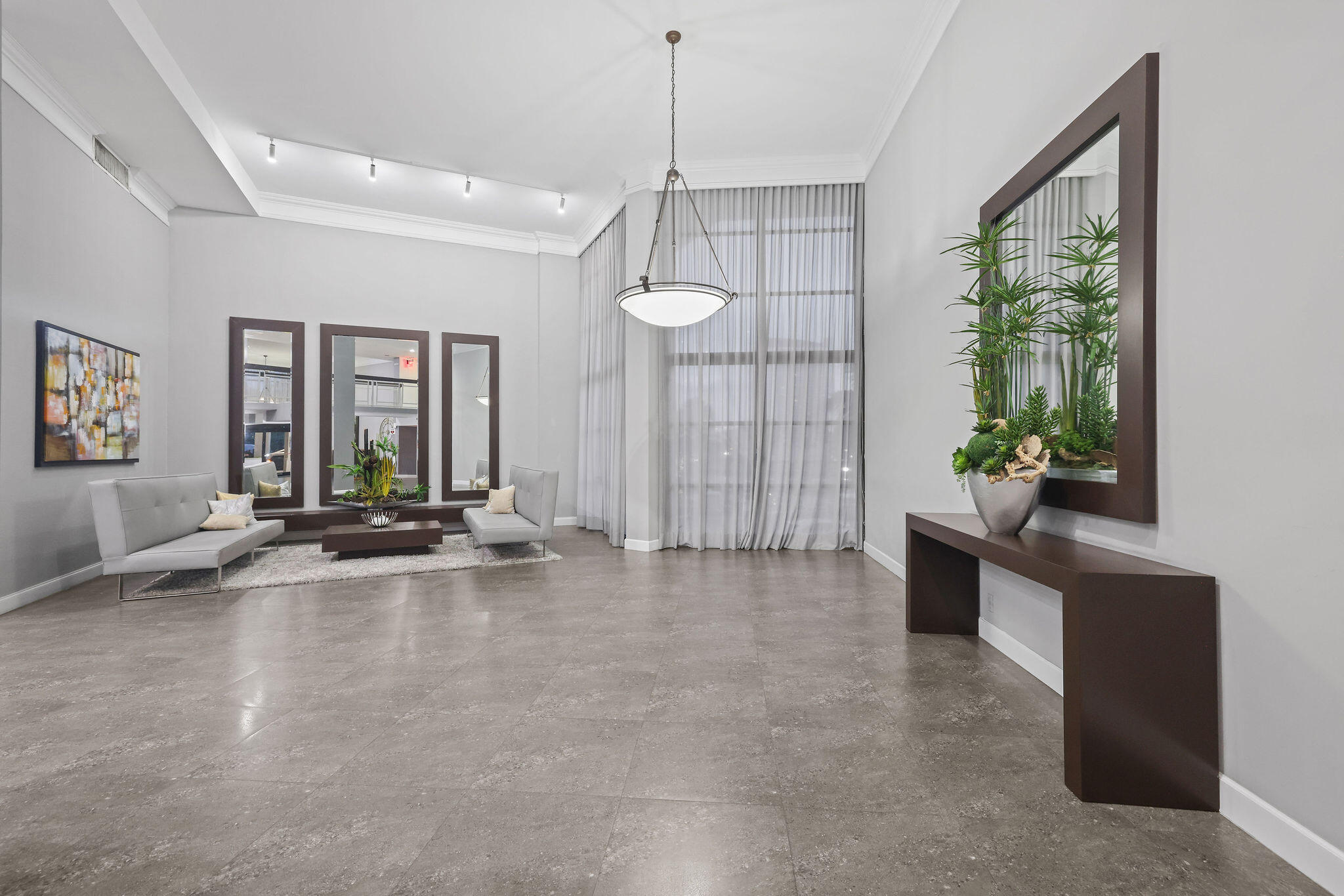 200 Leslie Drive 516