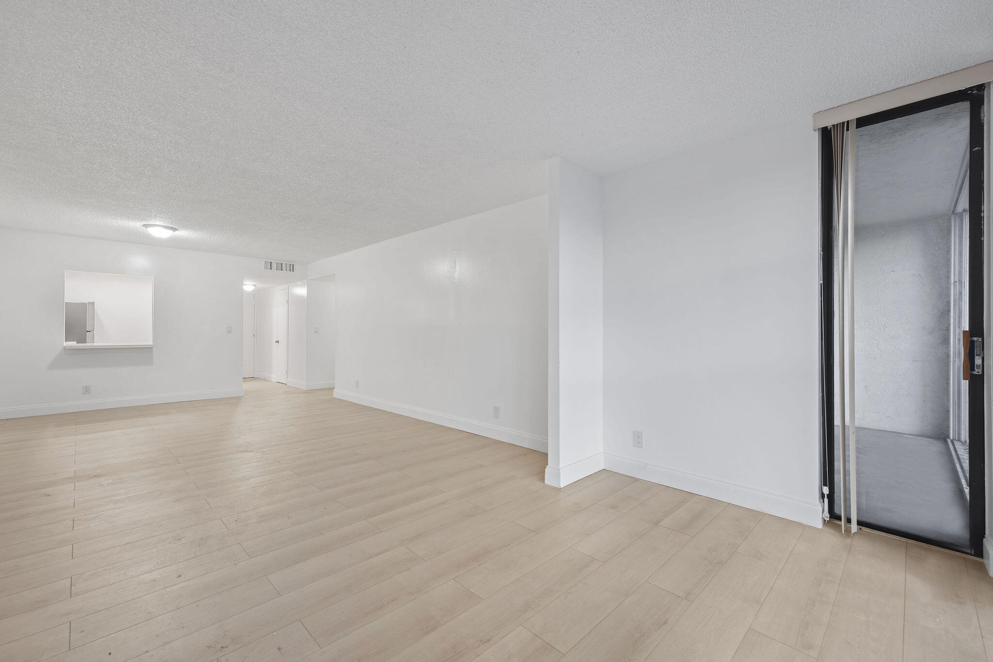 200 Leslie Drive 516