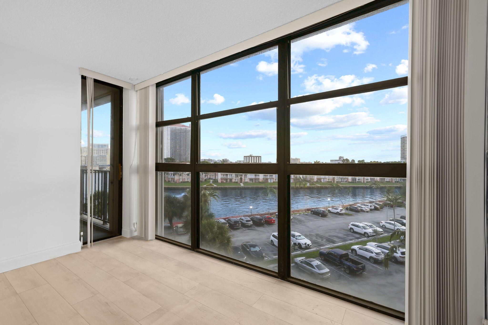 200 Leslie Drive 516