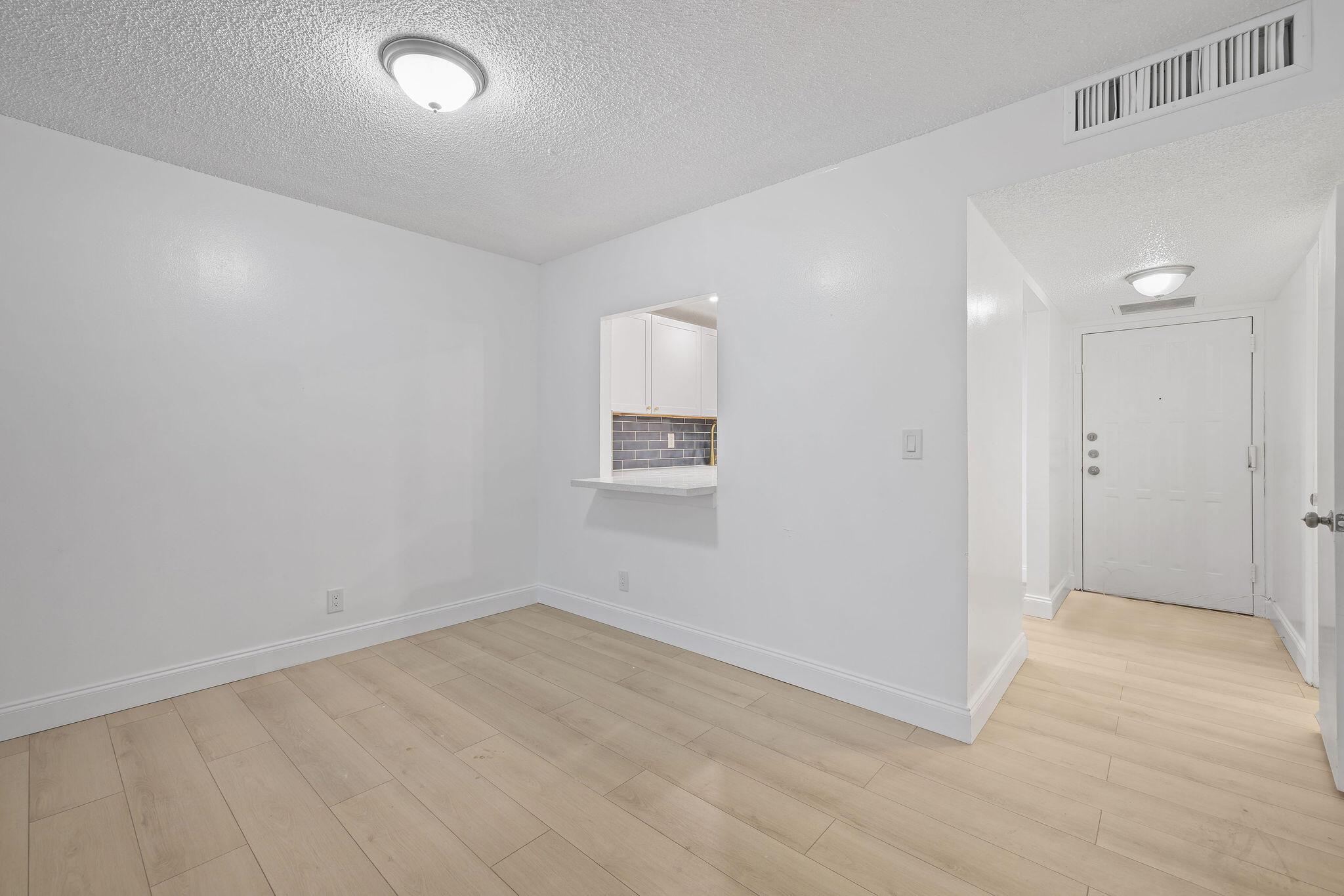 200 Leslie Drive 516